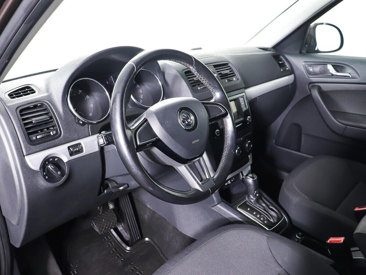 Skoda Yeti 2015, коричневый