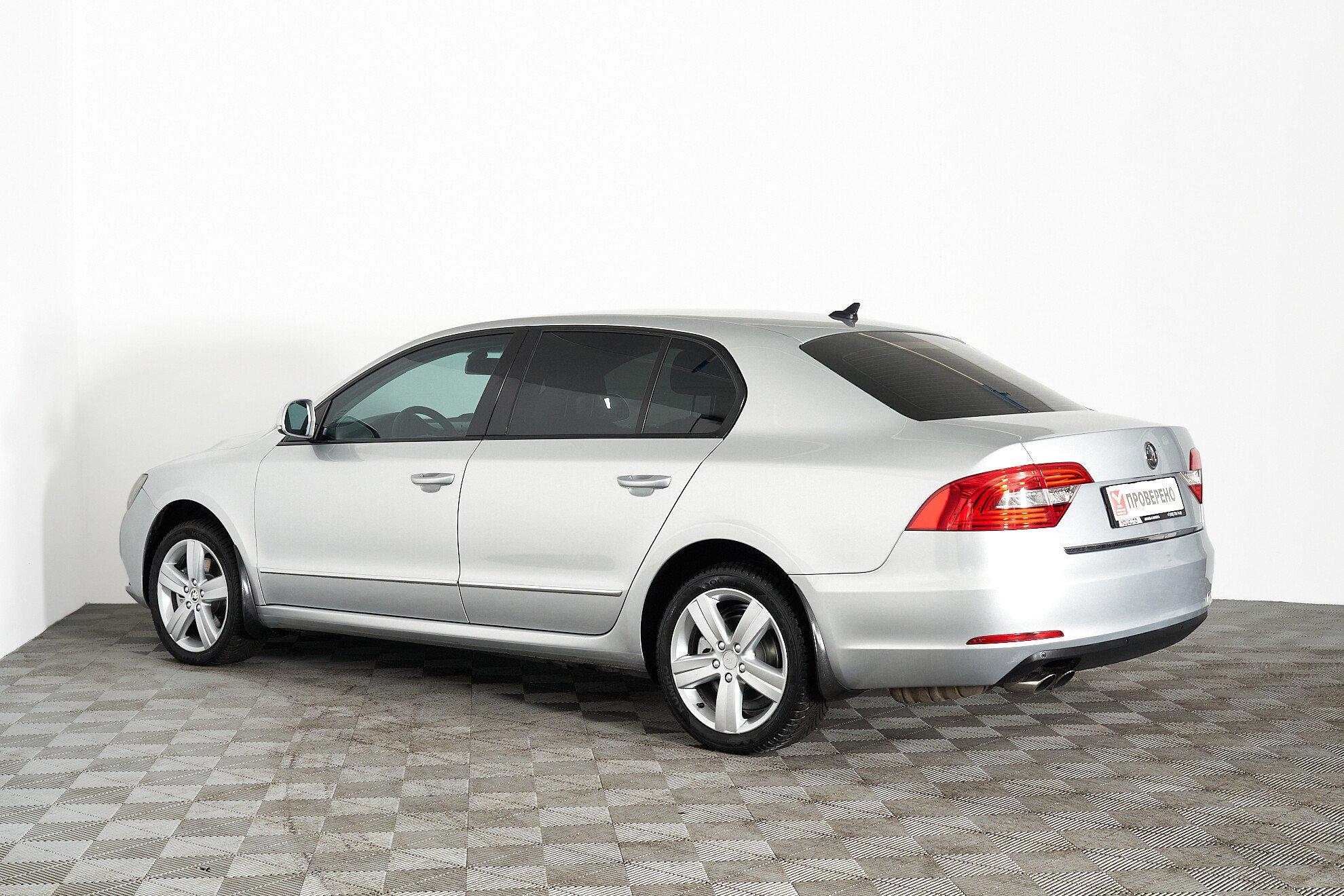 Skoda Superb 2013, серебряный