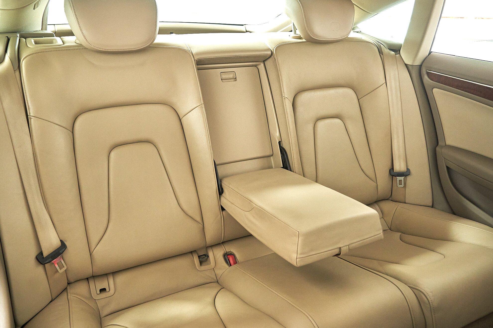 Audi A5 2011, черный
