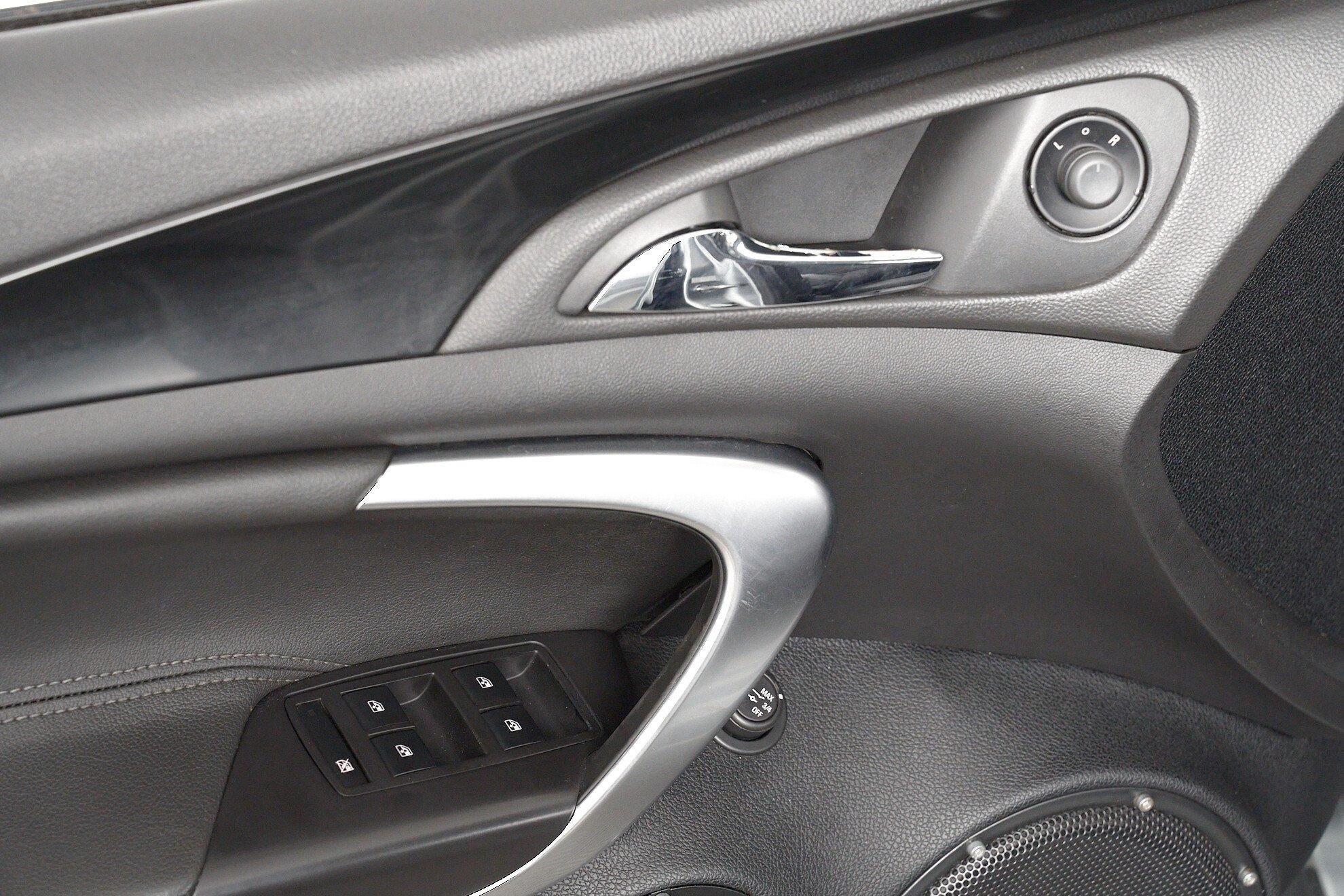 Opel Insignia 2011, серый
