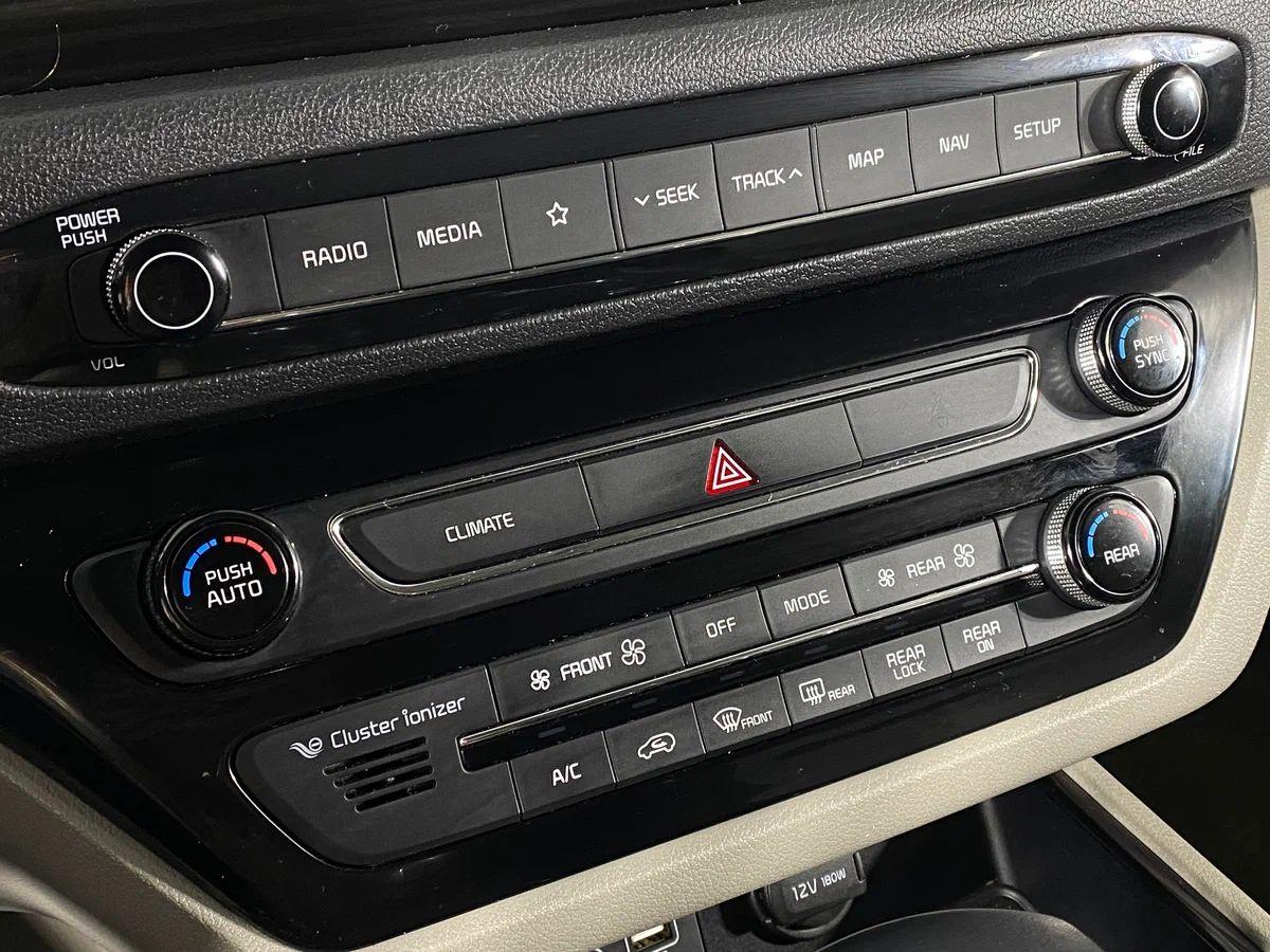 Kia Carnival 2018, серый