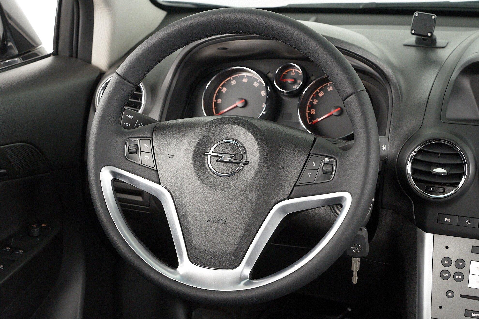 Opel Antara 2013, черный