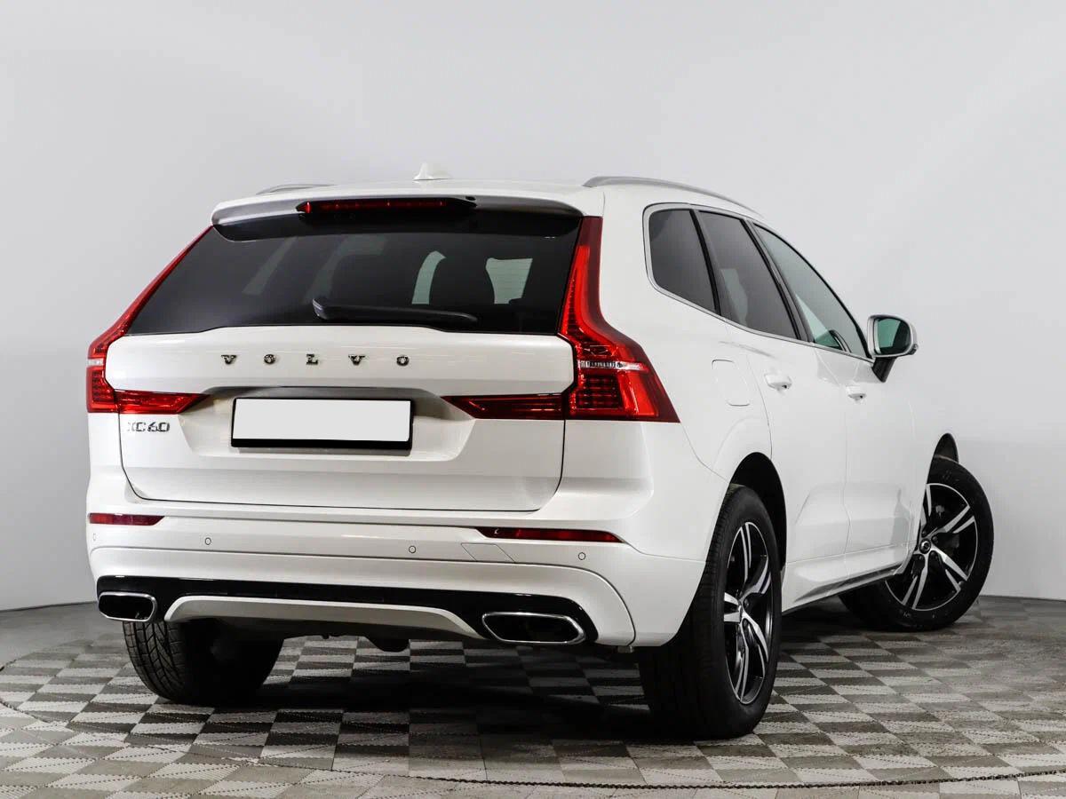 Volvo XC60 2019, белый