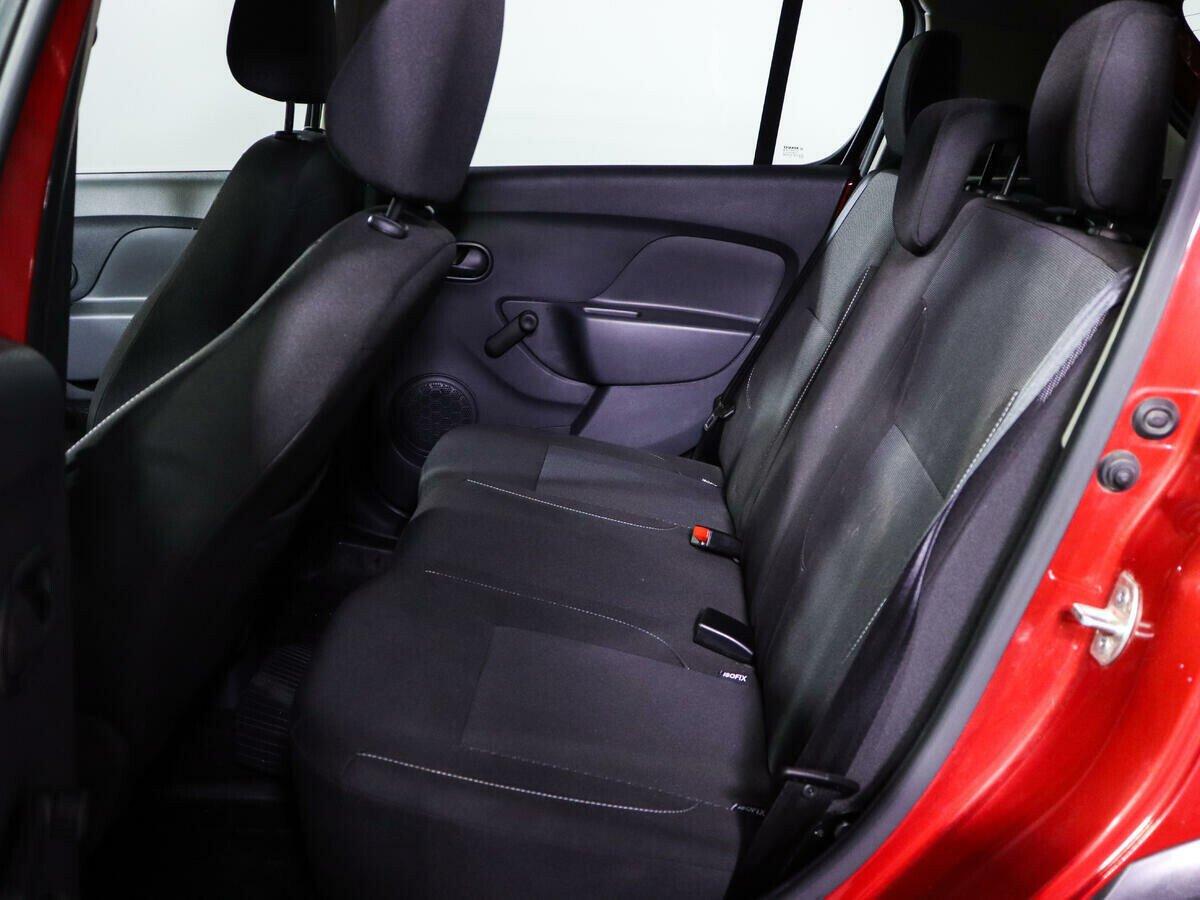 Renault Sandero 2021, красный
