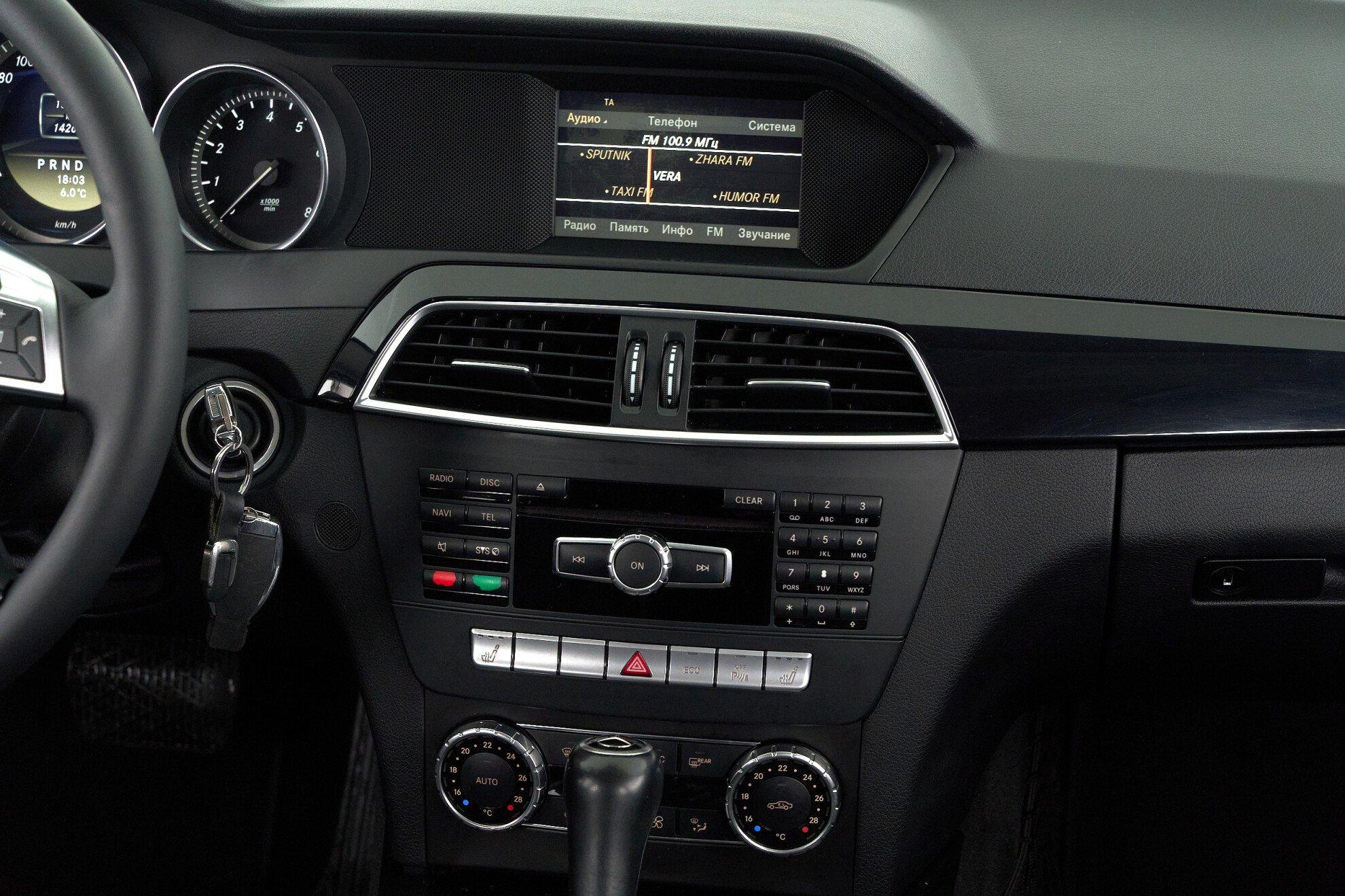 Mercedes-Benz C-Класс 2012, белый