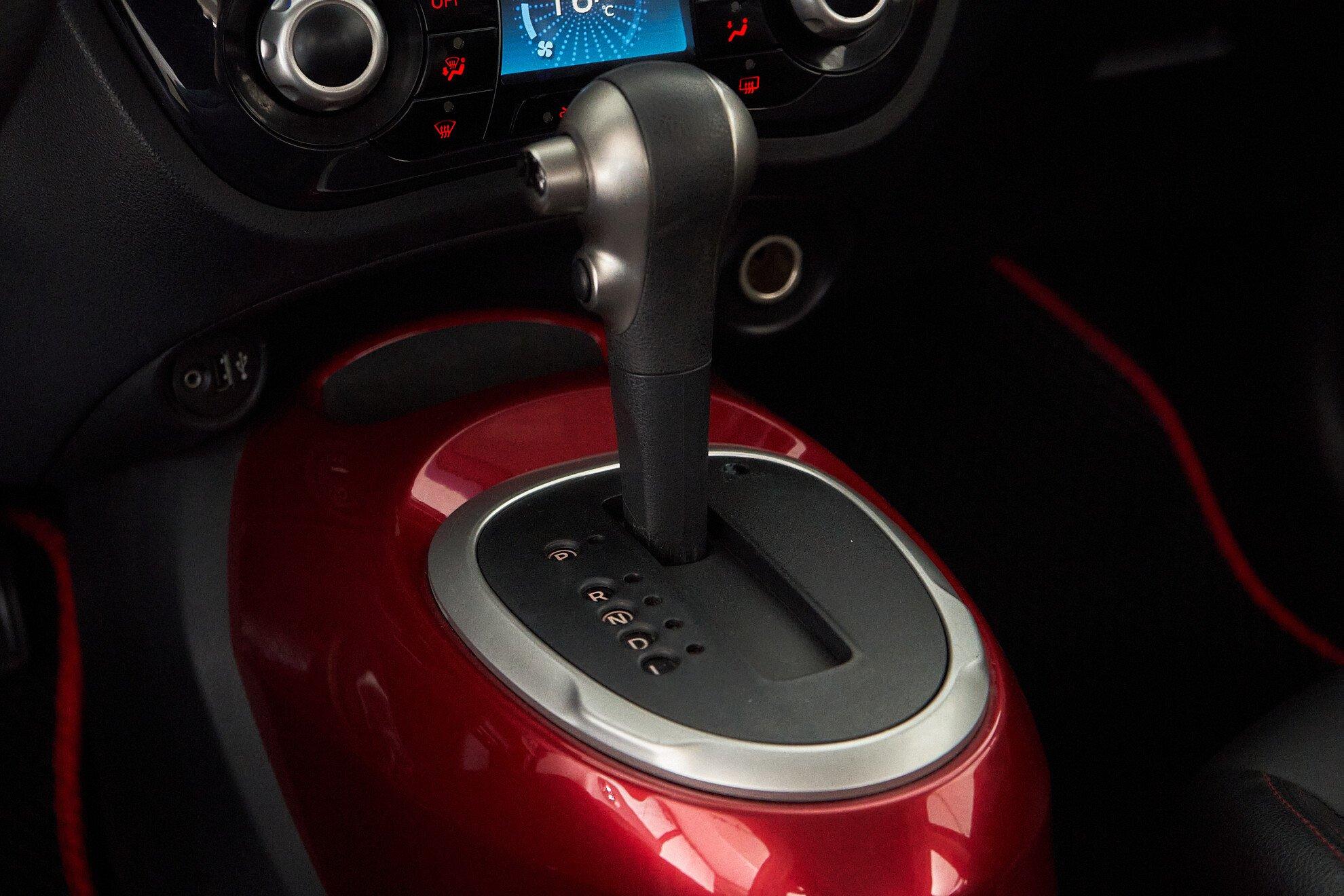 Nissan Juke 2011, черный