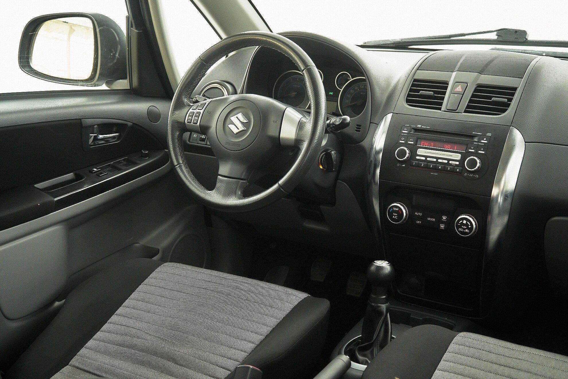 Suzuki SX4 2011, серебряный