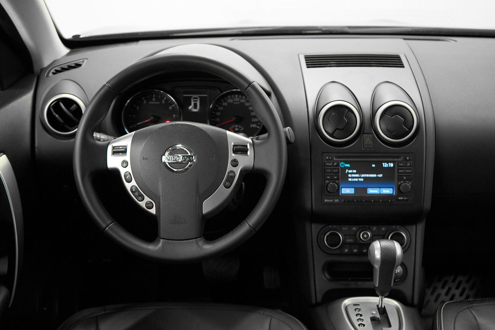Nissan Qashqai 2011, фиолетовый