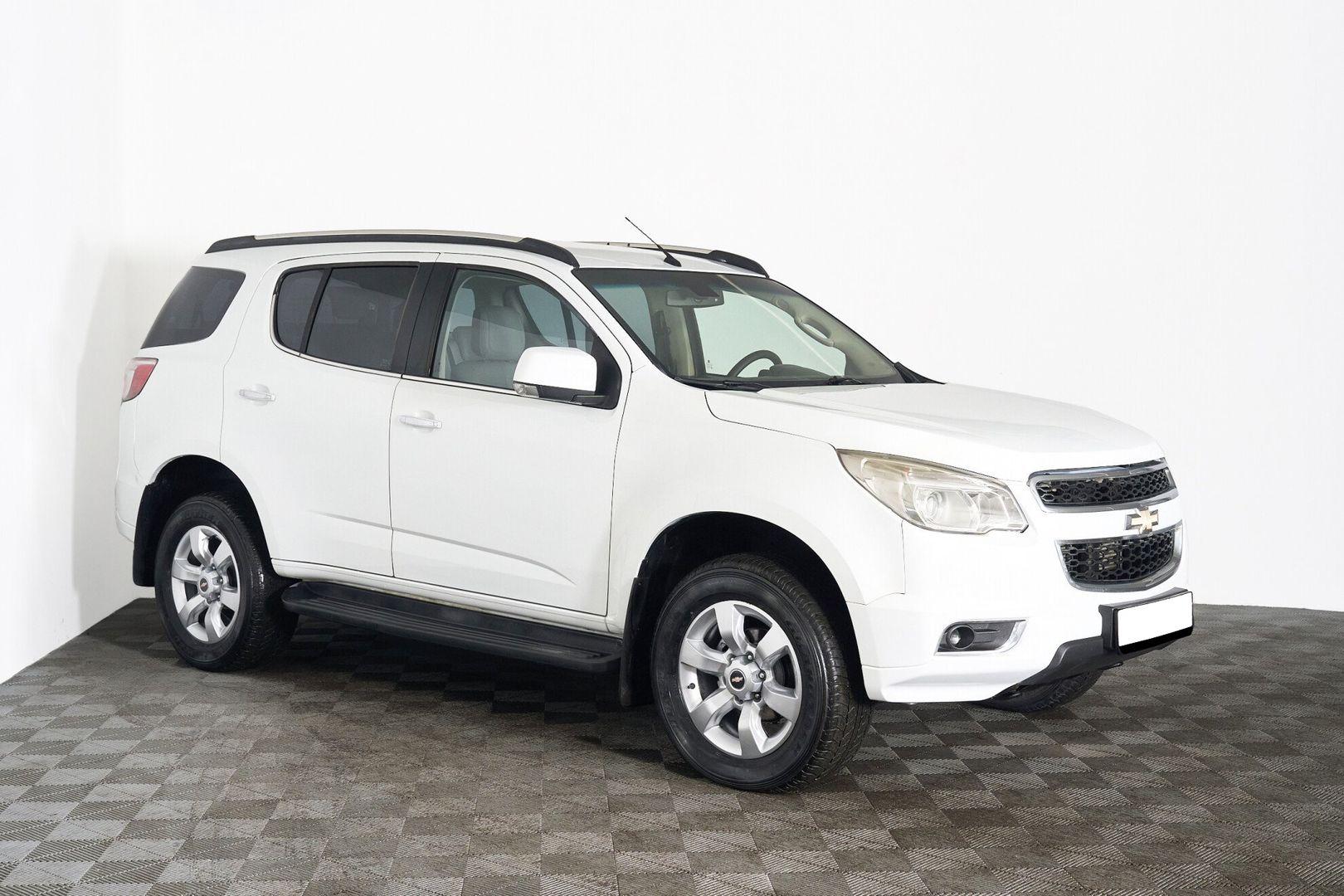 Chevrolet TrailBlazer 2013, белый