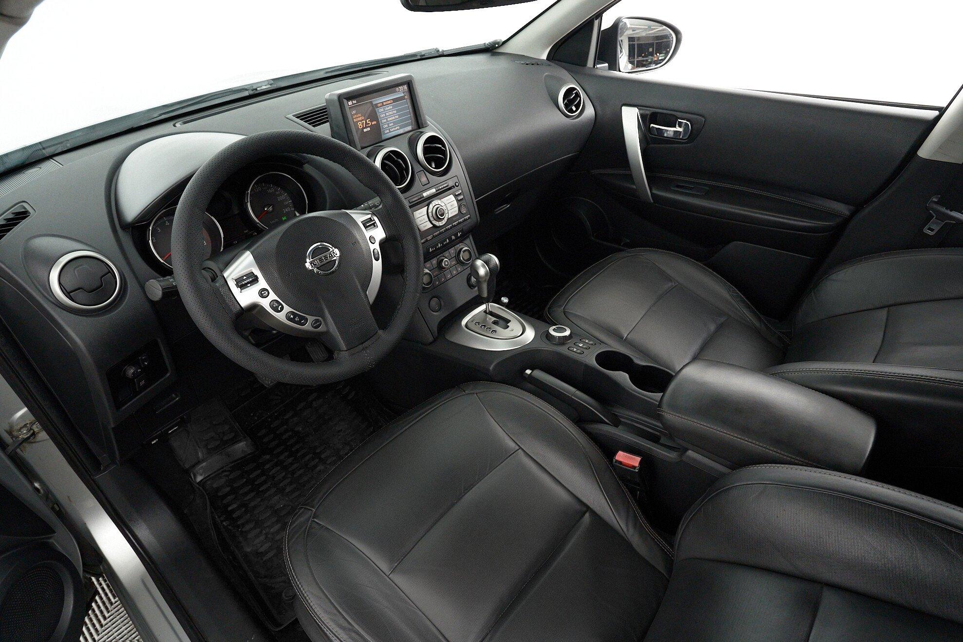 Nissan Qashqai 2009, серебряный