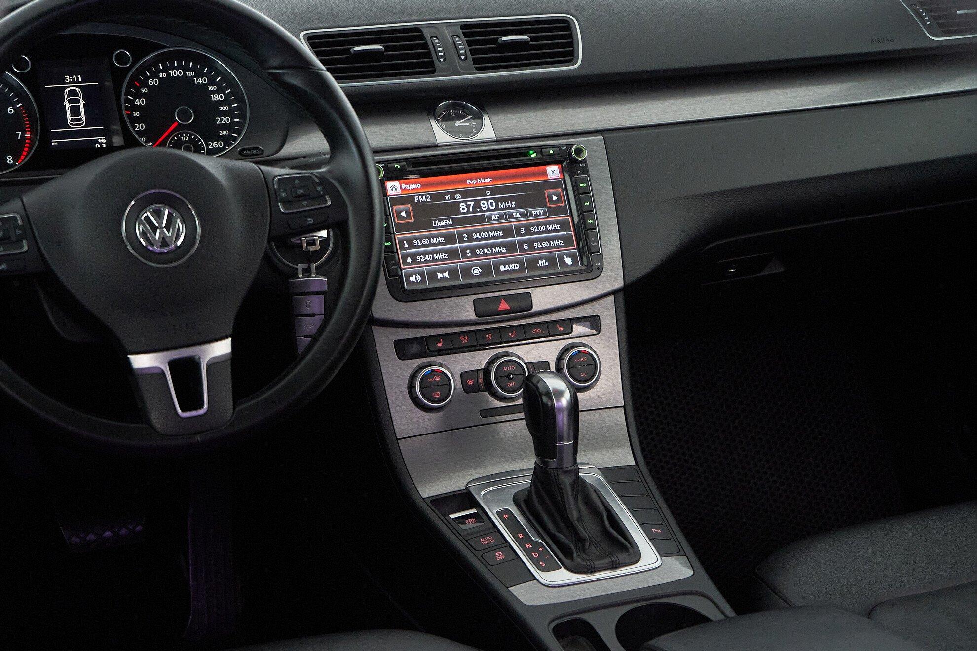 Volkswagen Passat 2013, коричневый