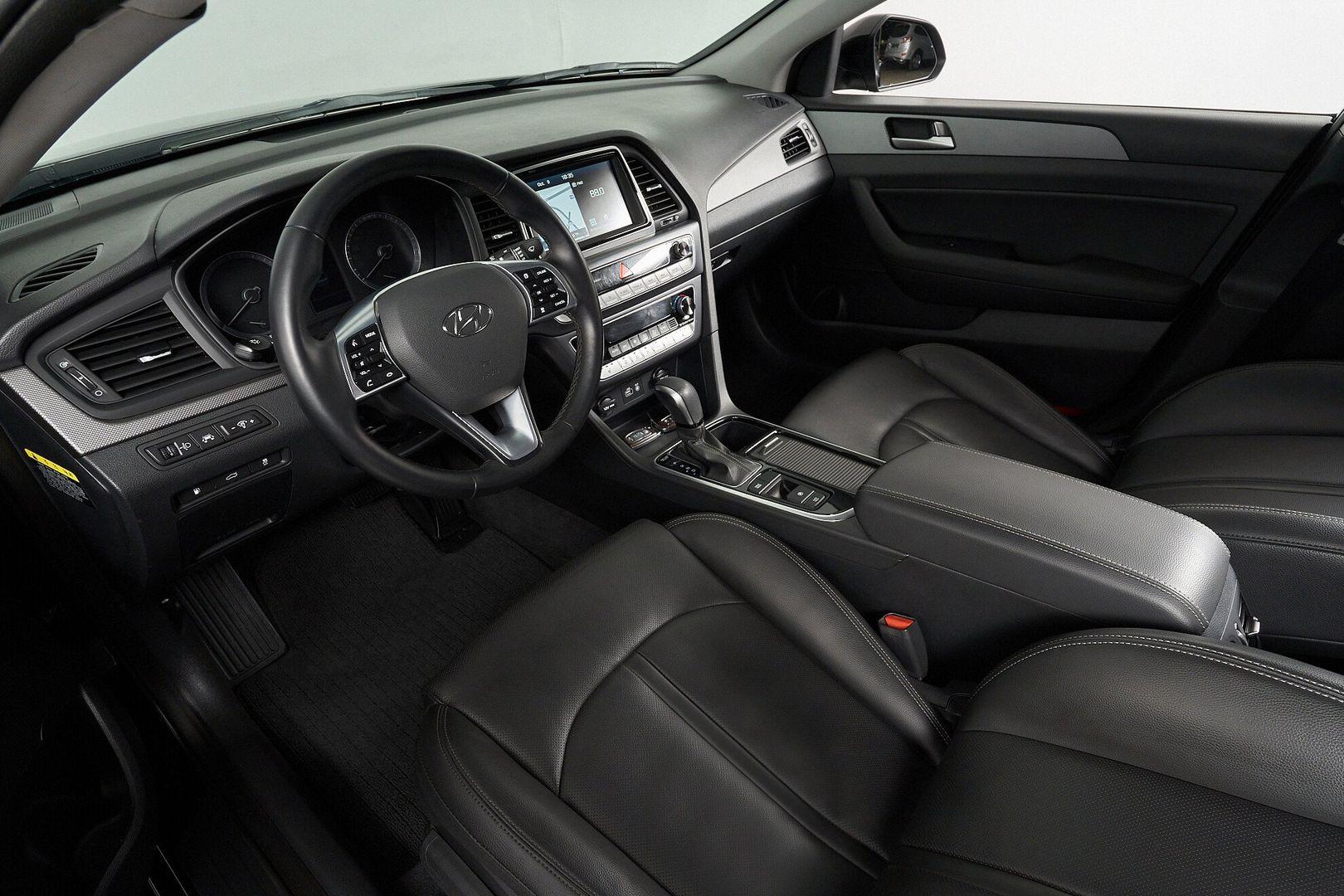 Hyundai Sonata 2019, черный