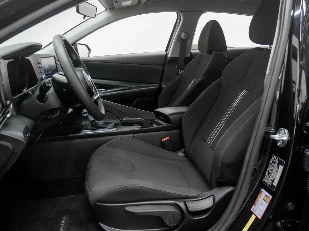 Hyundai Elantra 2022, черный