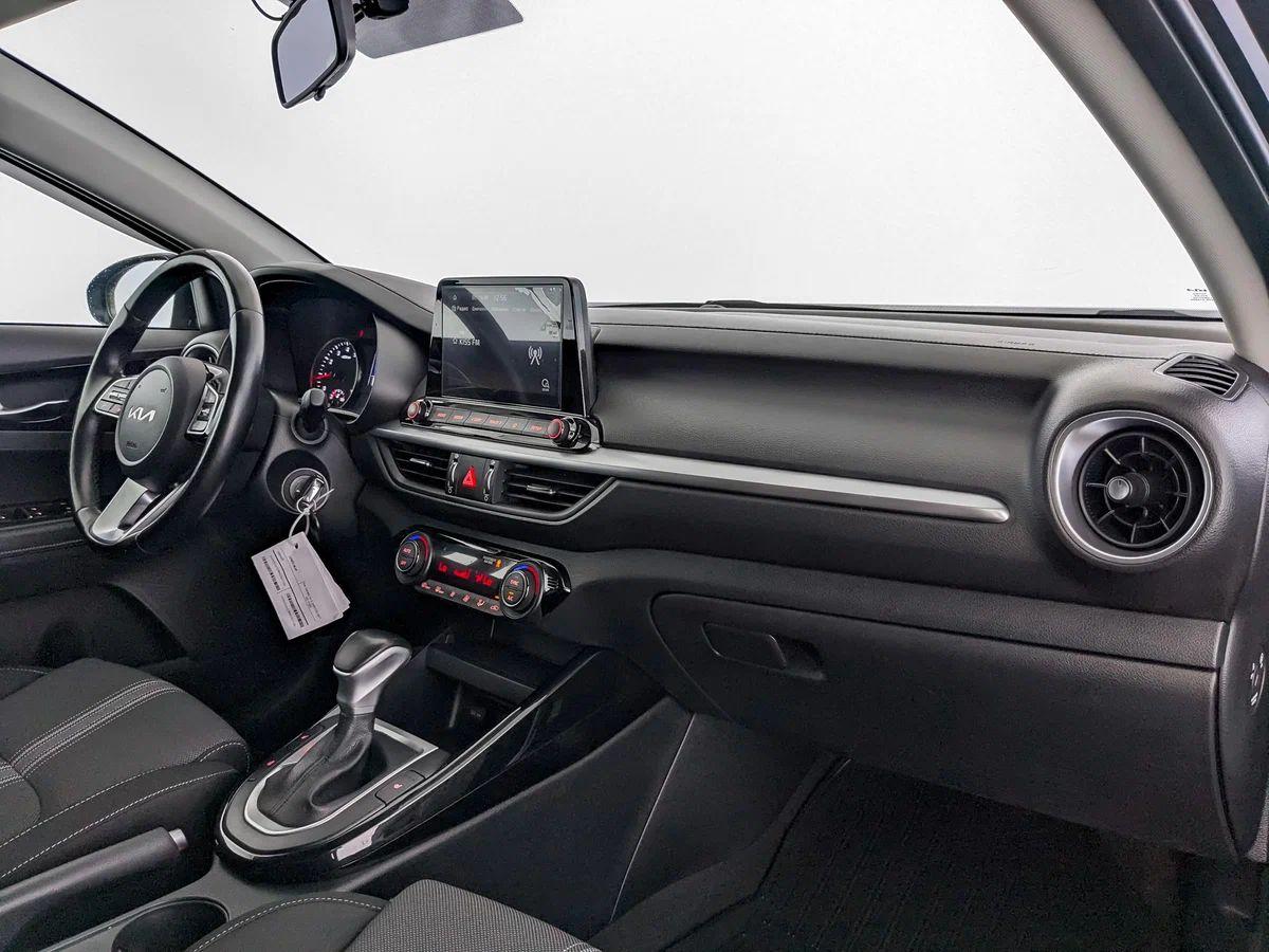 Kia Cerato 2023, черный