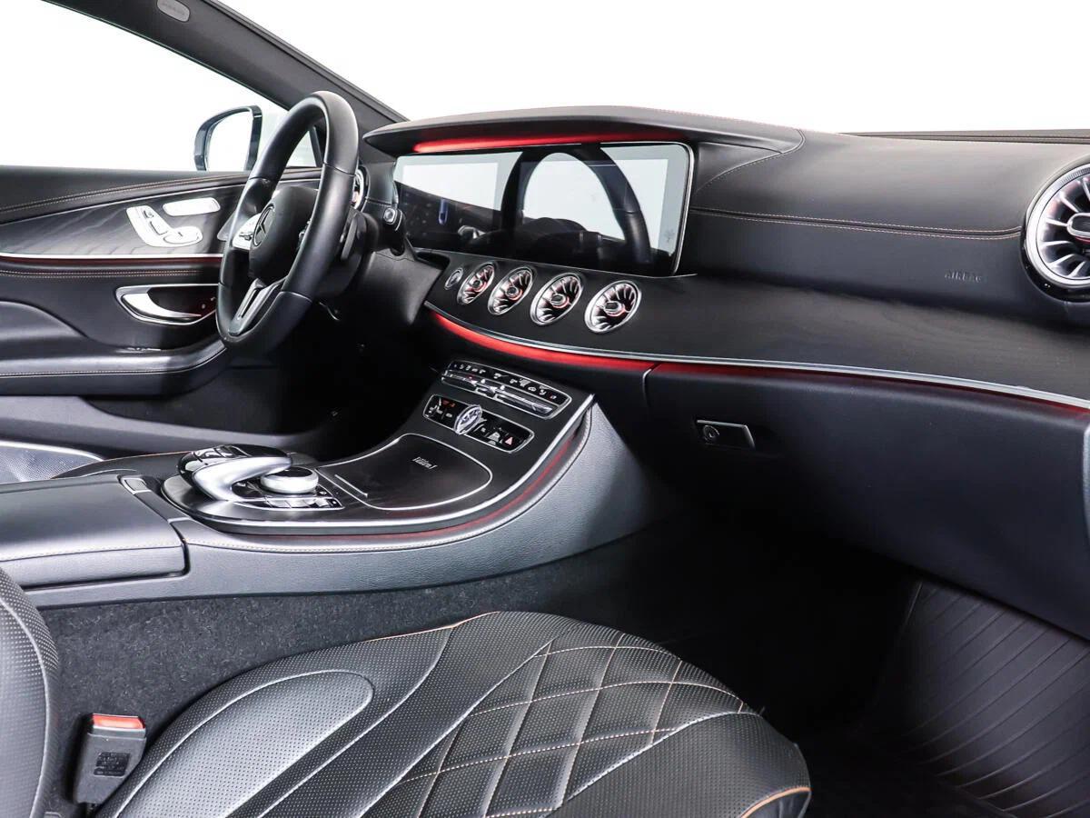 Mercedes-Benz CLS 2019, белый