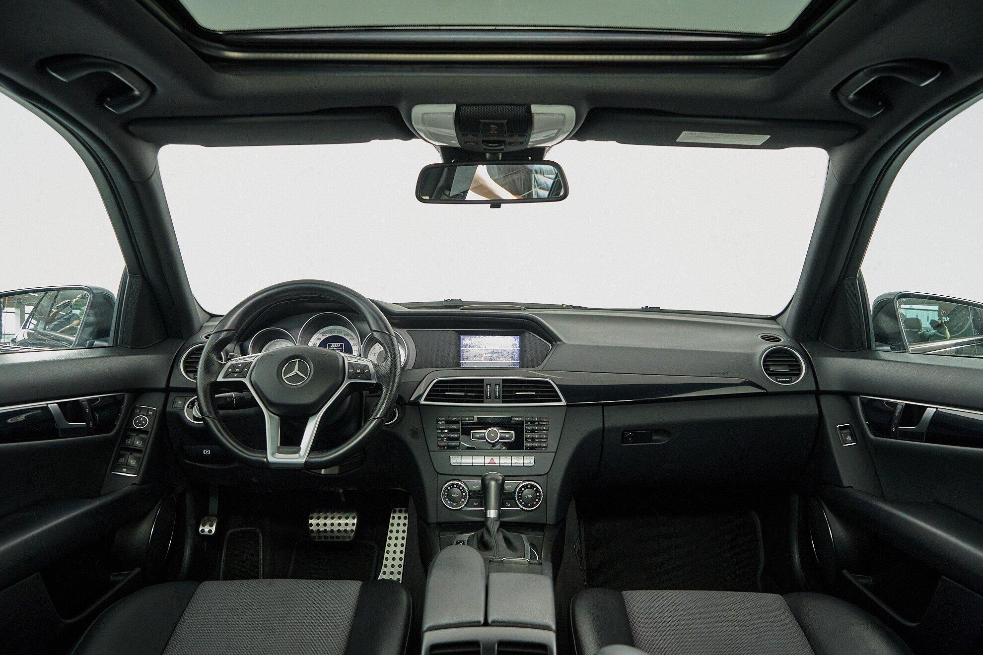 Mercedes-Benz C-Класс 2012, черный