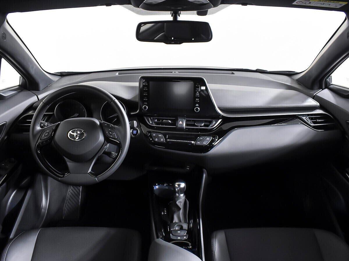 Toyota C-HR 2019, серый