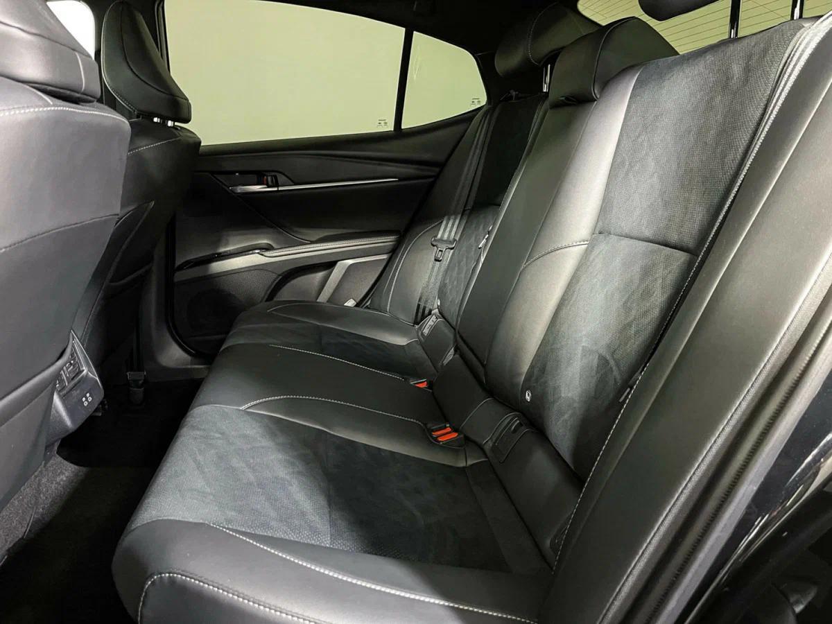 Toyota Camry 2024, черный