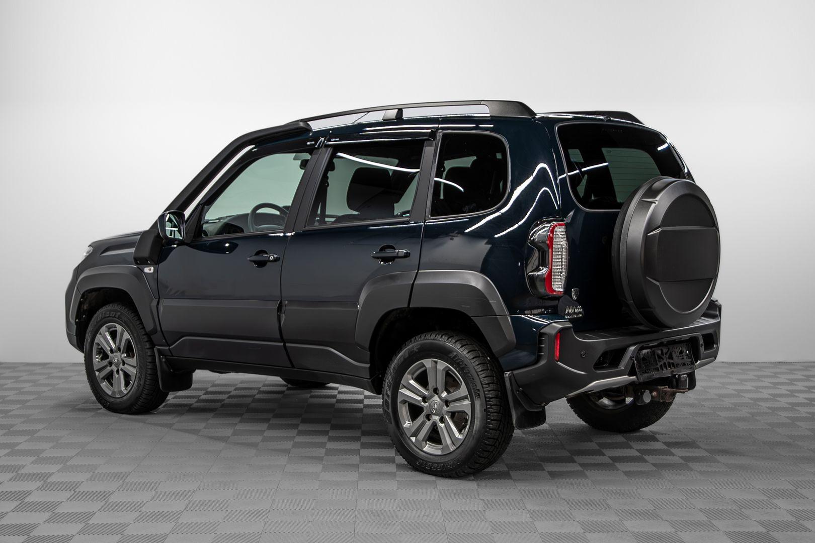 LADA (ВАЗ) Niva 2024, зеленый