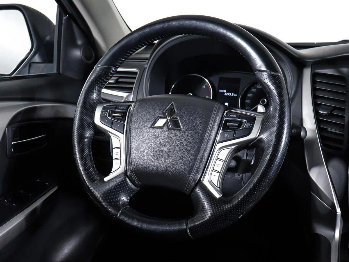 Mitsubishi Pajero Sport 2019, белый