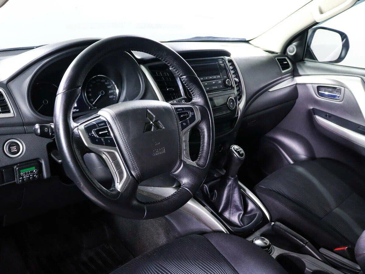 Mitsubishi Pajero Sport 2019, серый