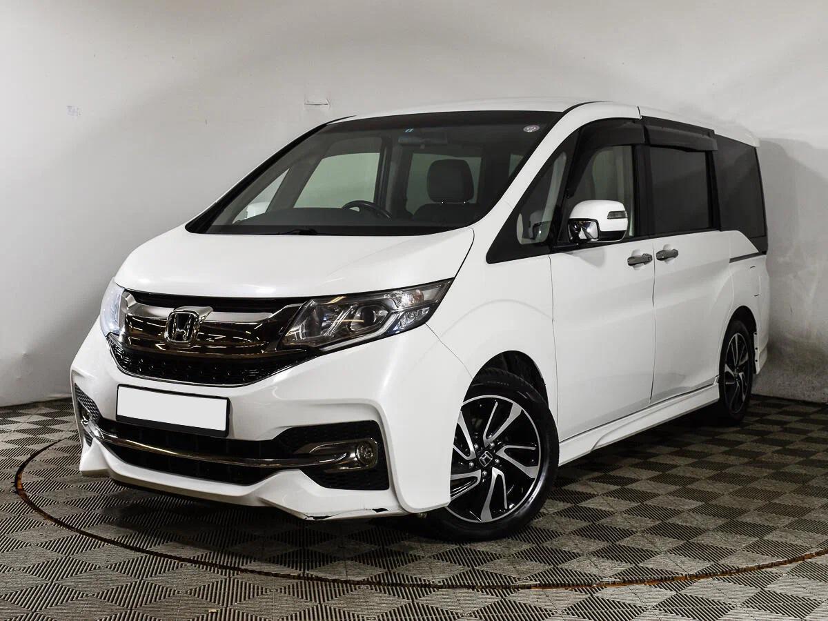 Honda Stepwgn 2017, белый
