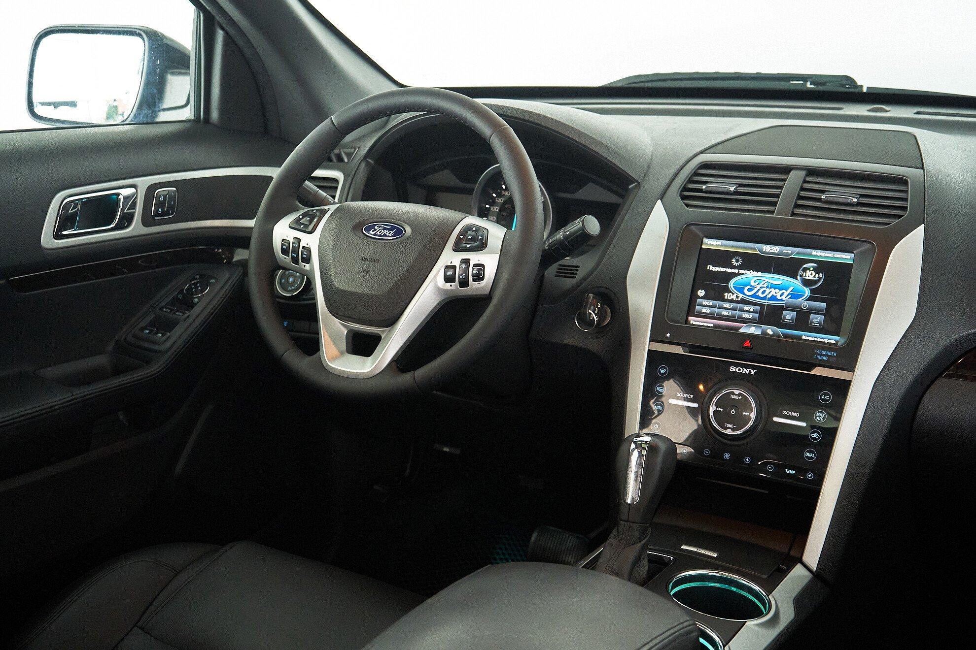 Ford Explorer 2013, черный