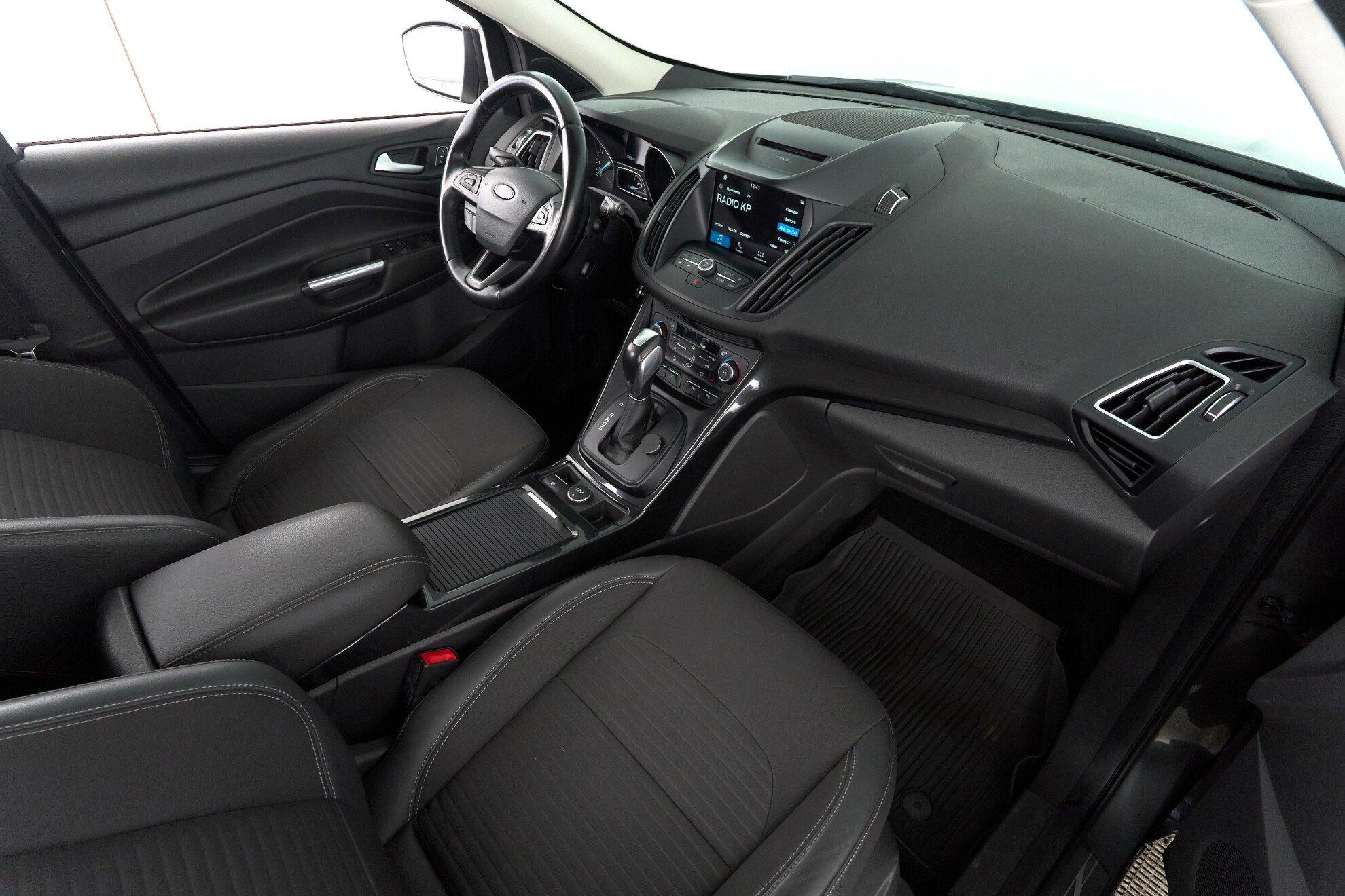 Ford Kuga 2018, серый