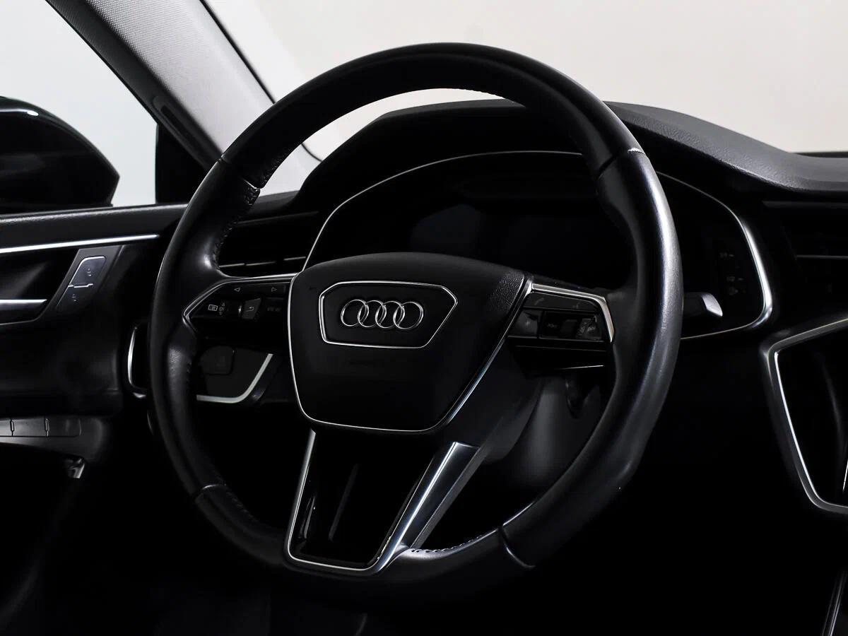 Audi A7 2020, черный