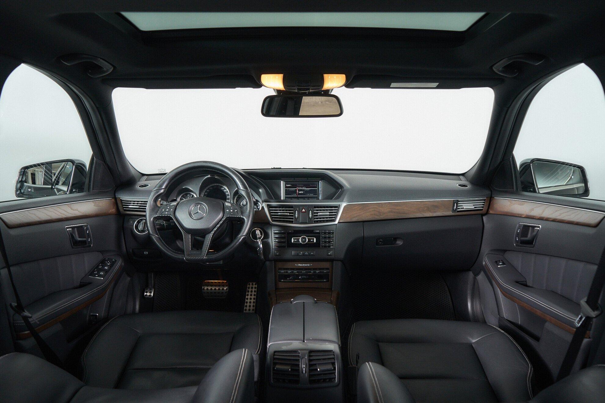 Mercedes-Benz E-Класс 2012, черный