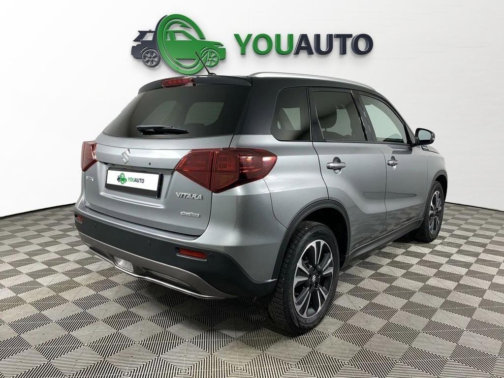 Suzuki Vitara 2021, серый