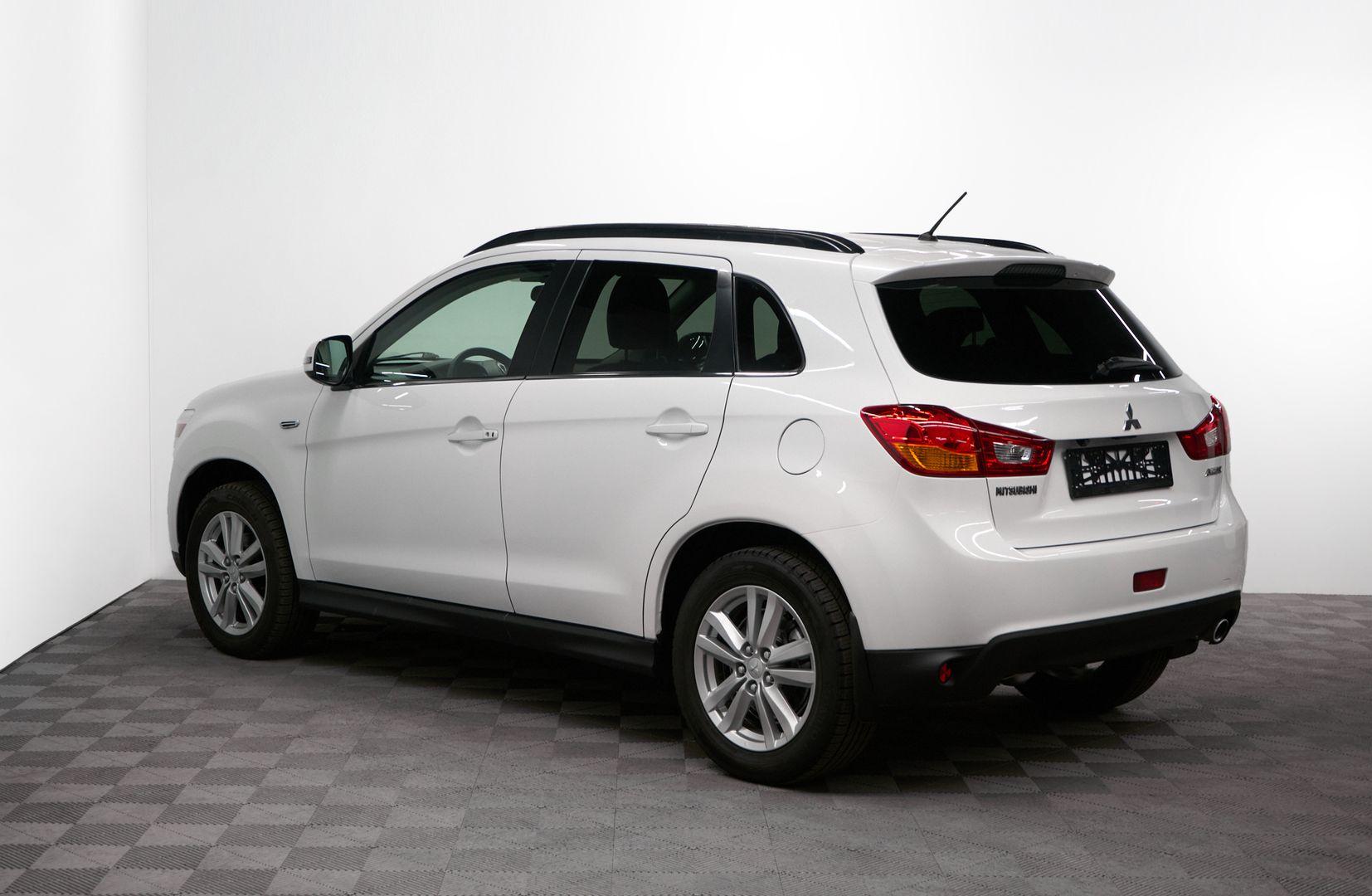Mitsubishi ASX 2012, белый