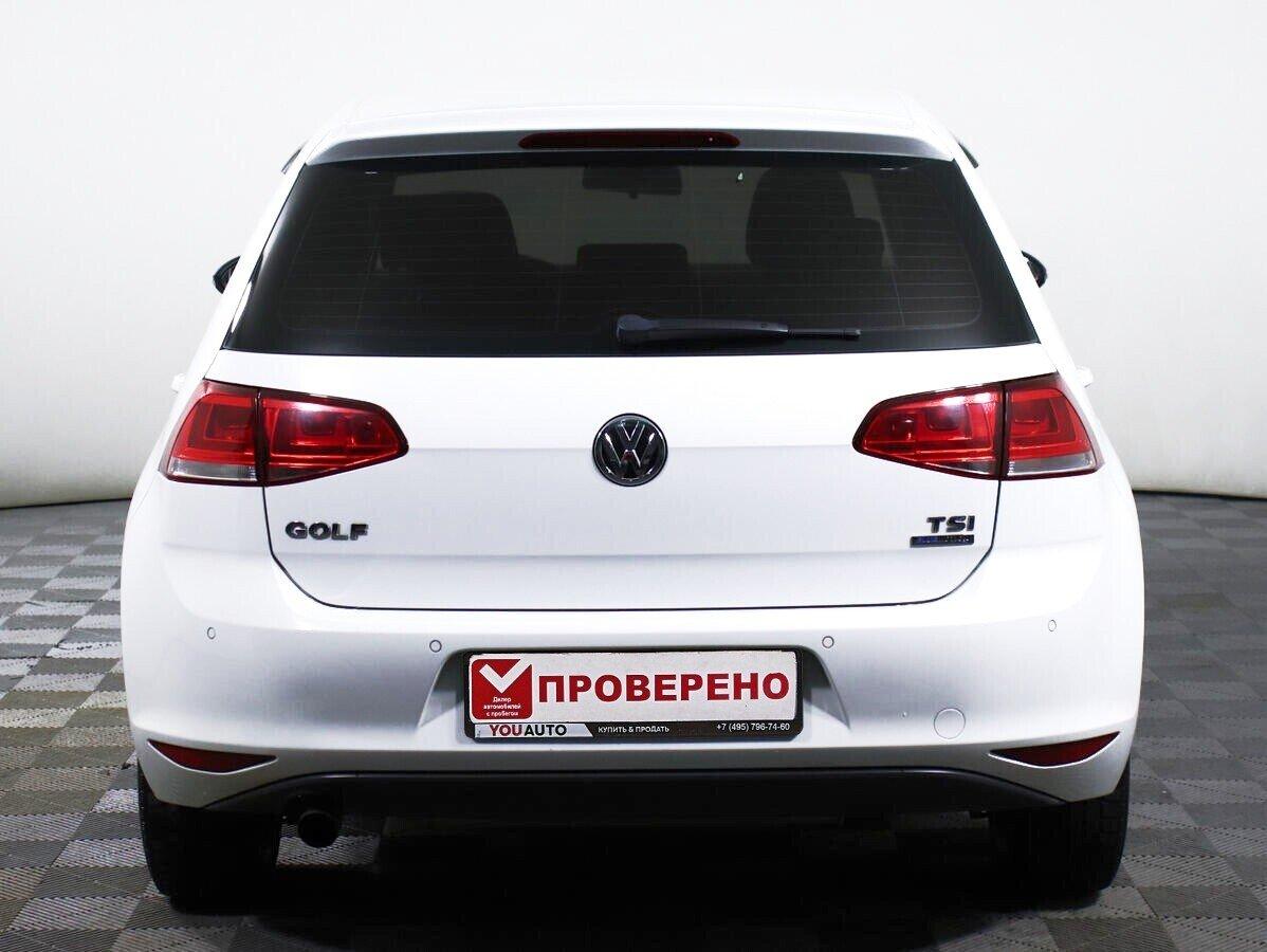 Volkswagen Golf 2014, белый