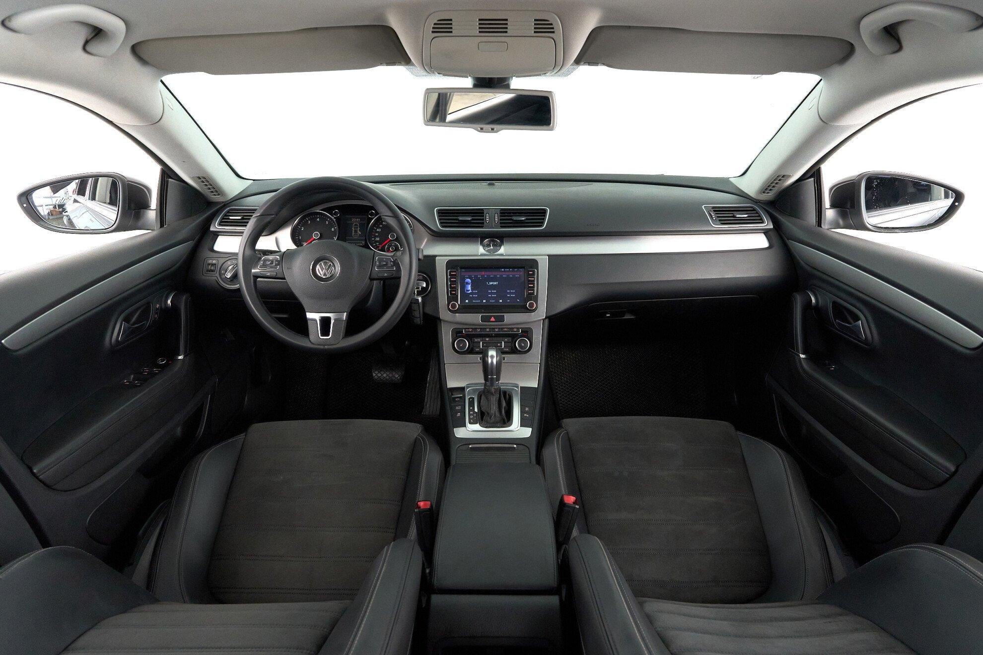 Volkswagen Passat CC 2011, серый