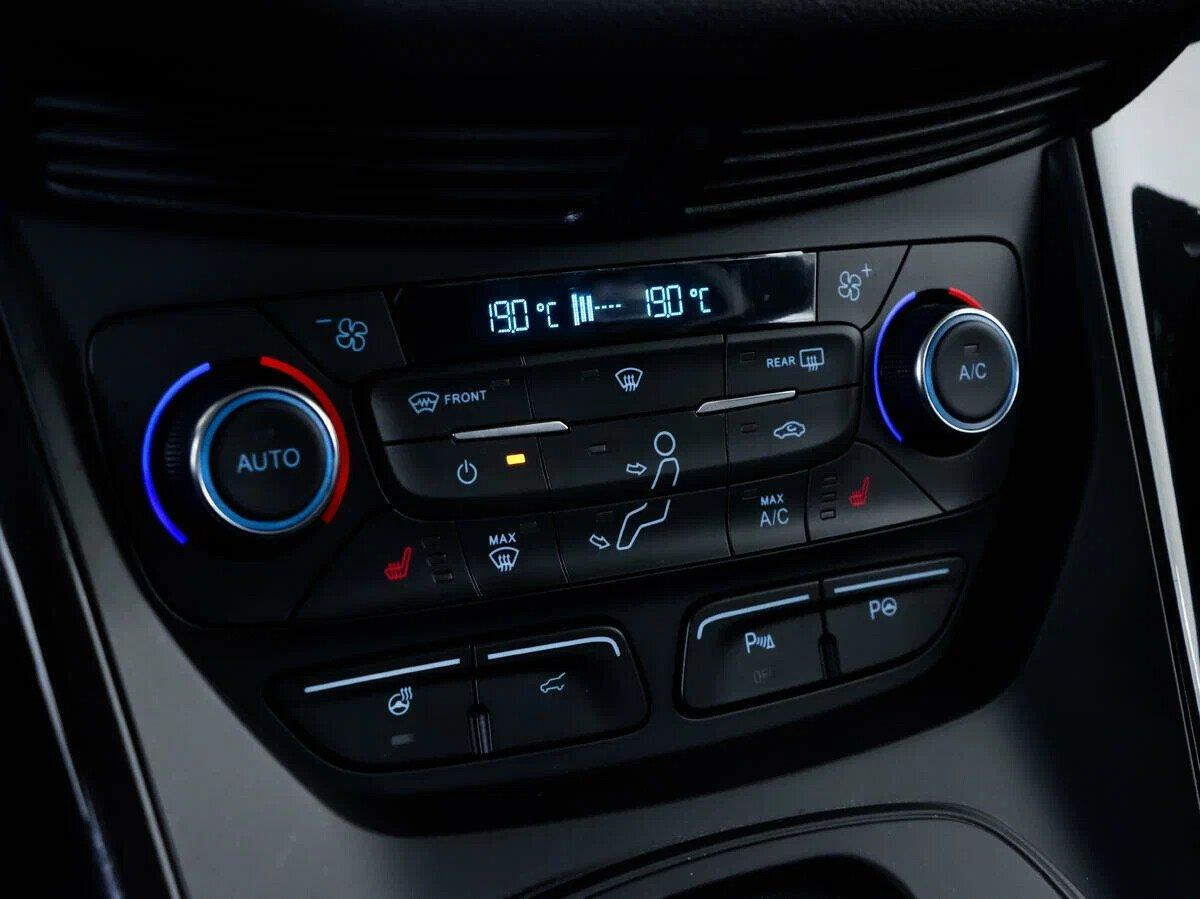 Ford Kuga 2019, серебряный