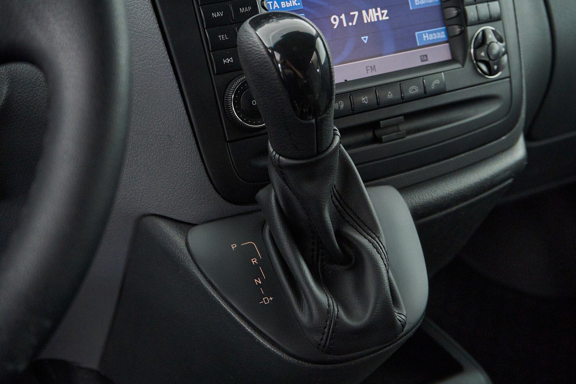 Mercedes-Benz Vito 2010, черный