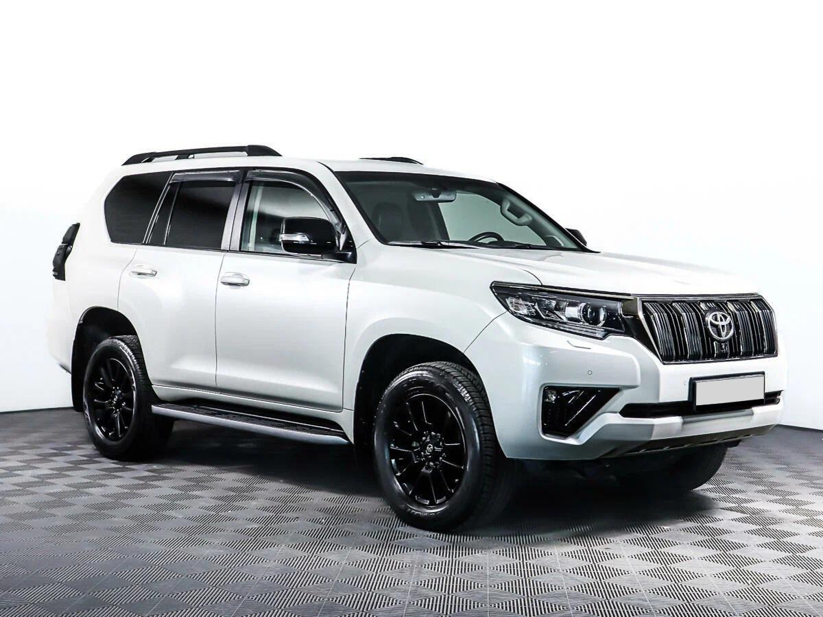 Toyota Land Cruiser Prado 2023, белый