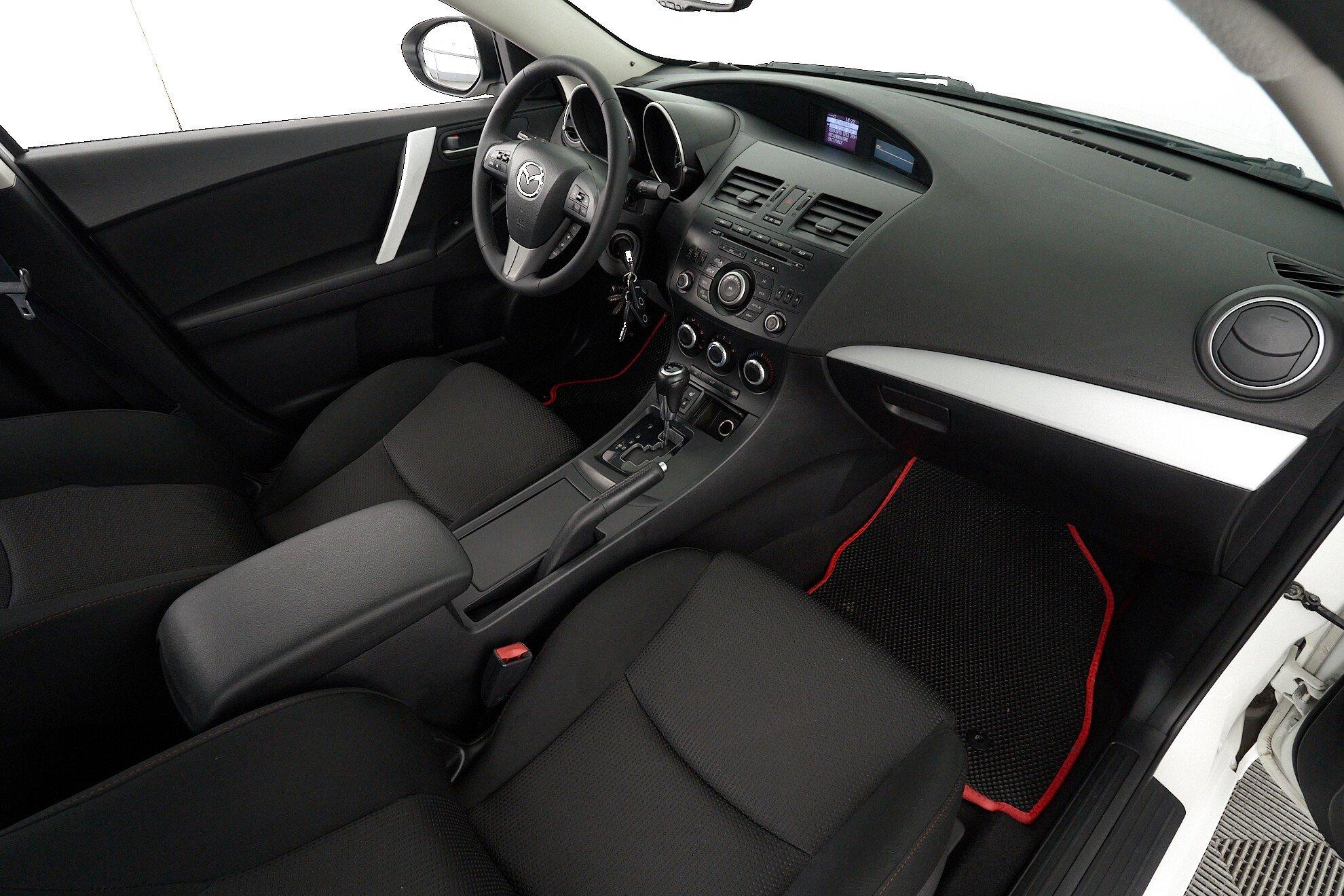 Mazda 3 2013, белый