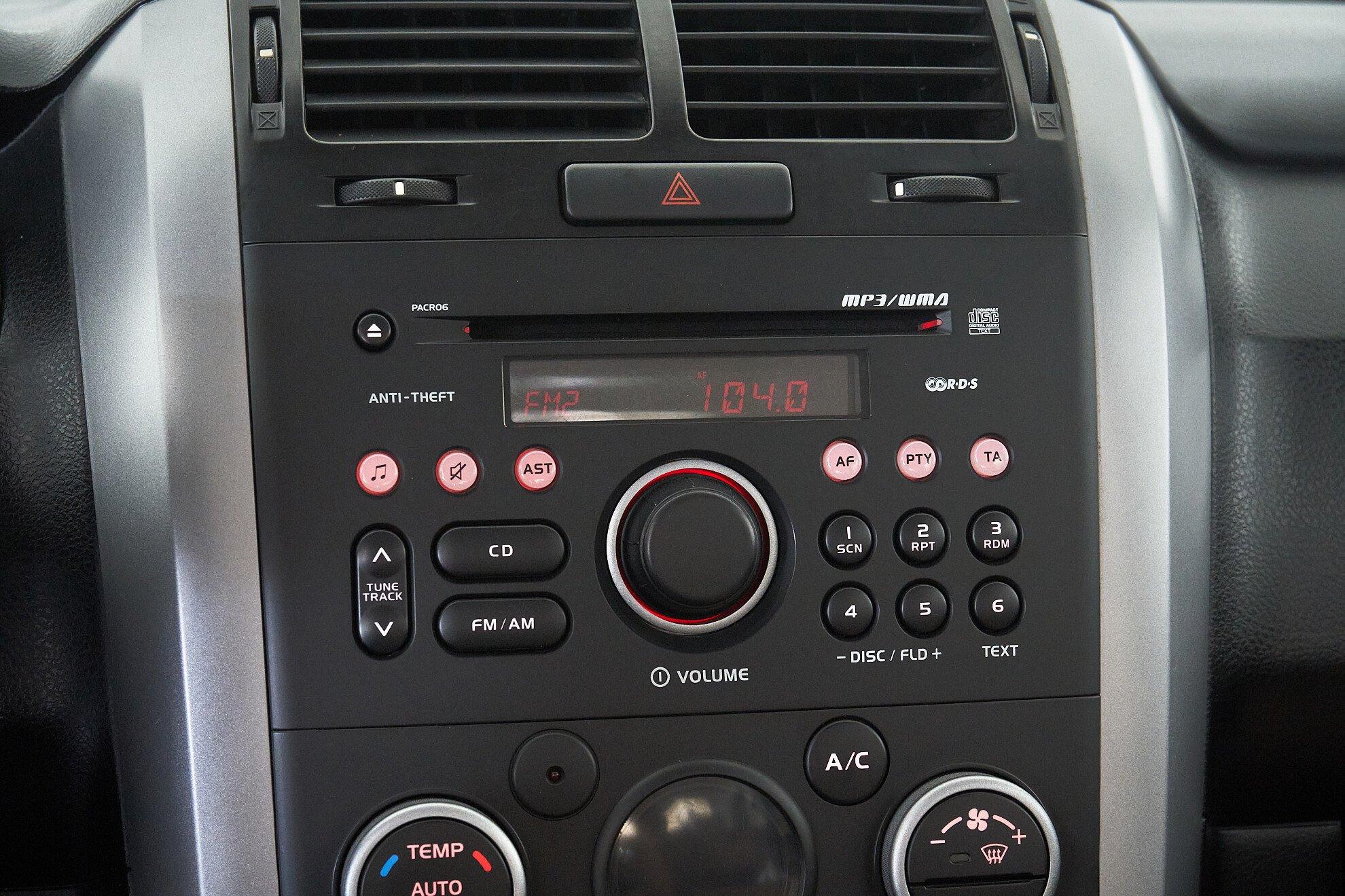 Suzuki Grand Vitara 2010, серебряный