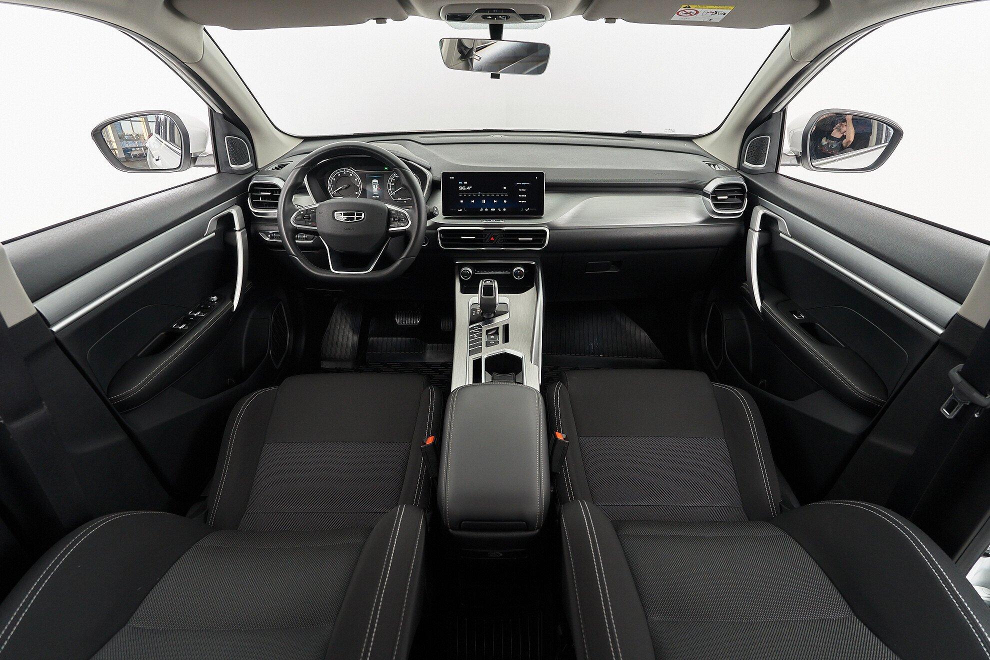 Geely Coolray 2021, белый