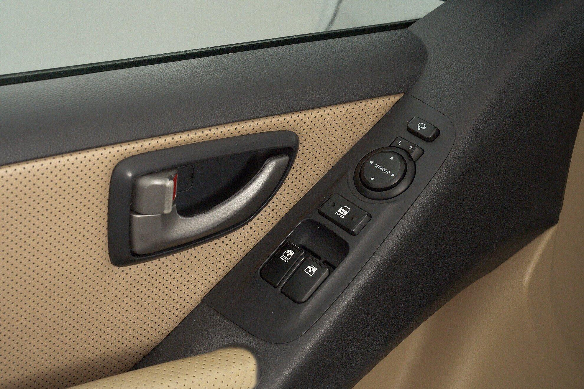 Hyundai Grand Starex 2008, серебряный