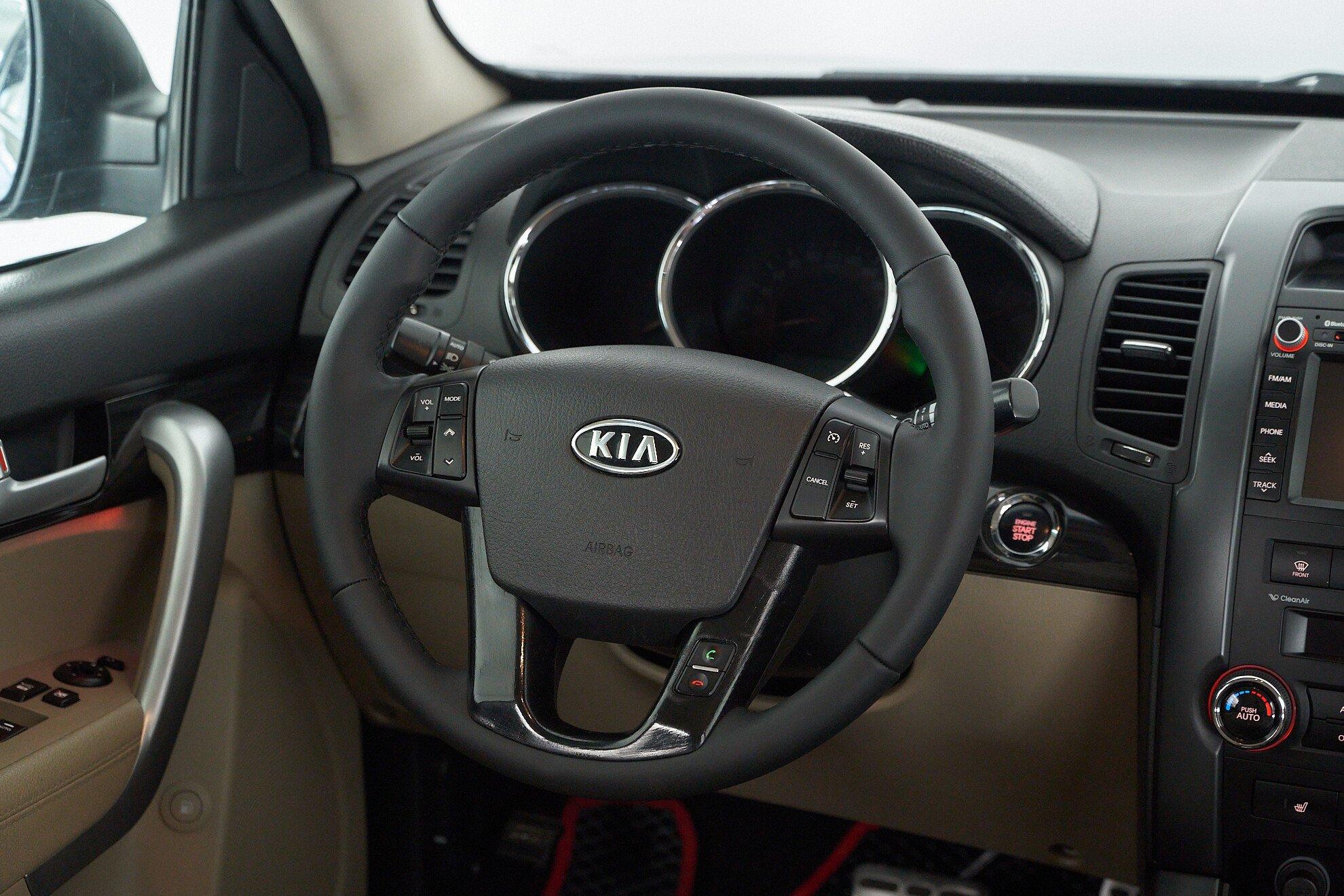 Kia Sorento 2011, черный