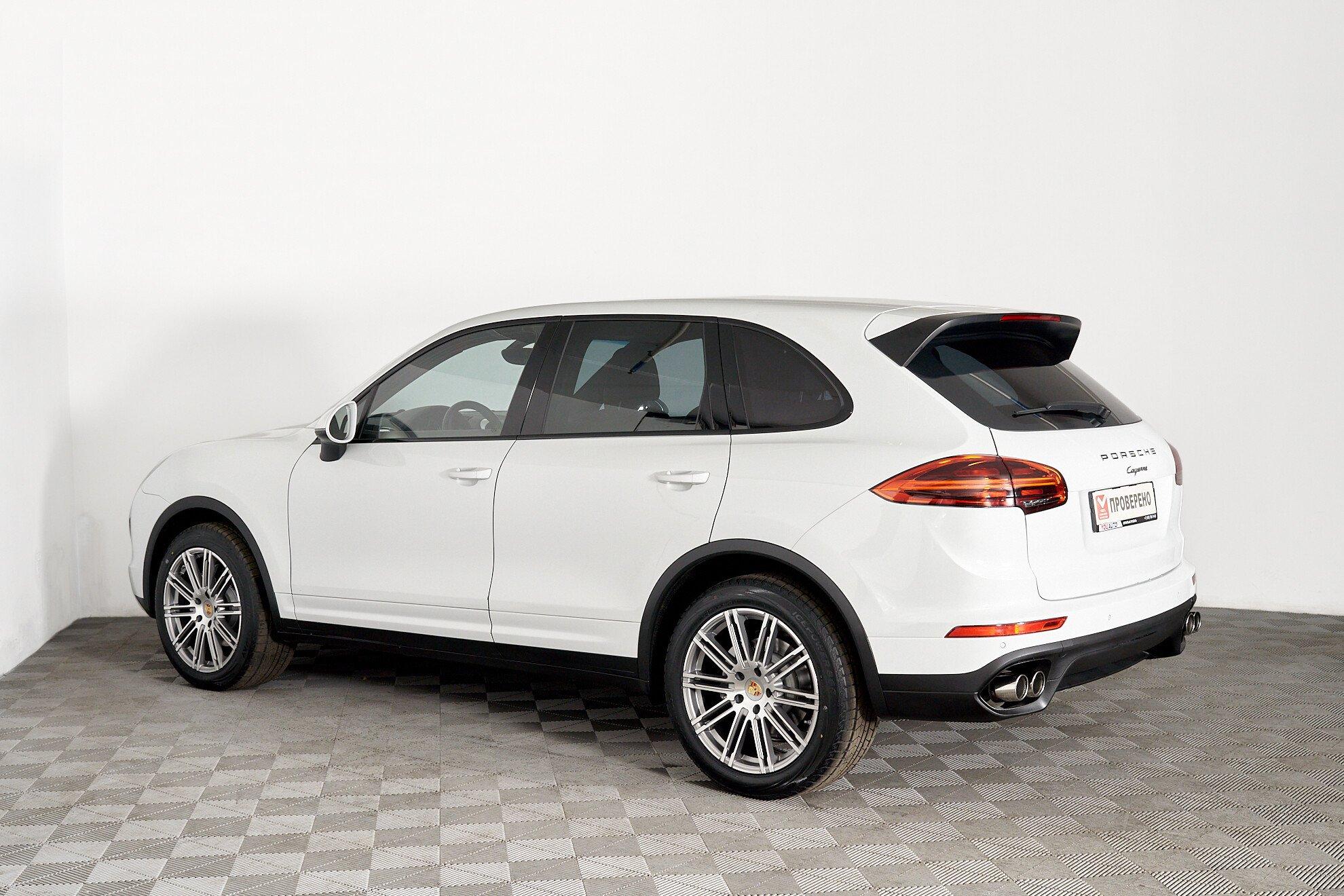 Porsche Cayenne 2016, белый