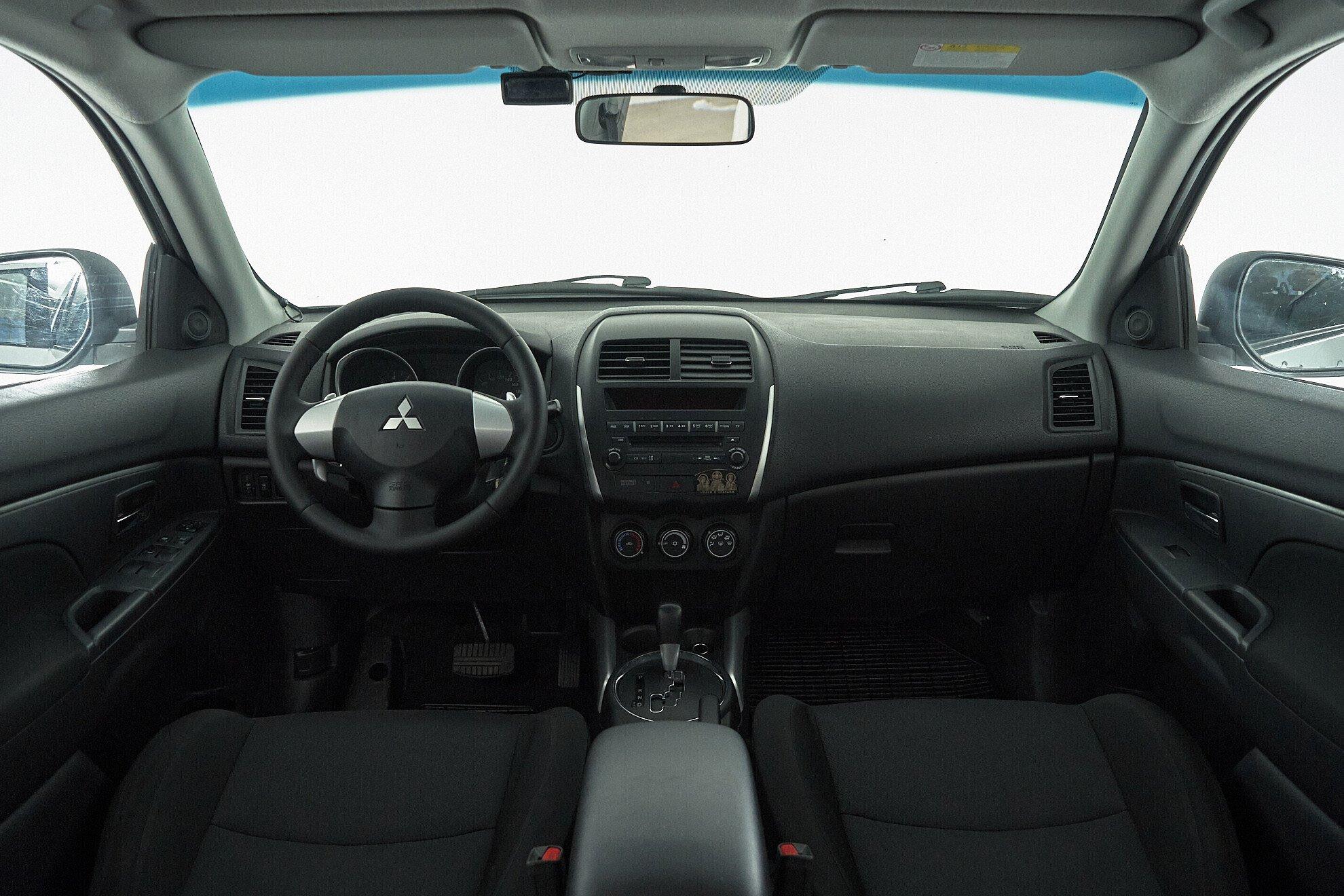 Mitsubishi ASX 2012, белый