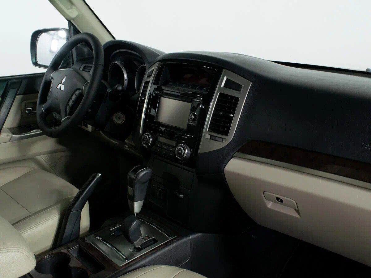 Mitsubishi Pajero 2018, коричневый
