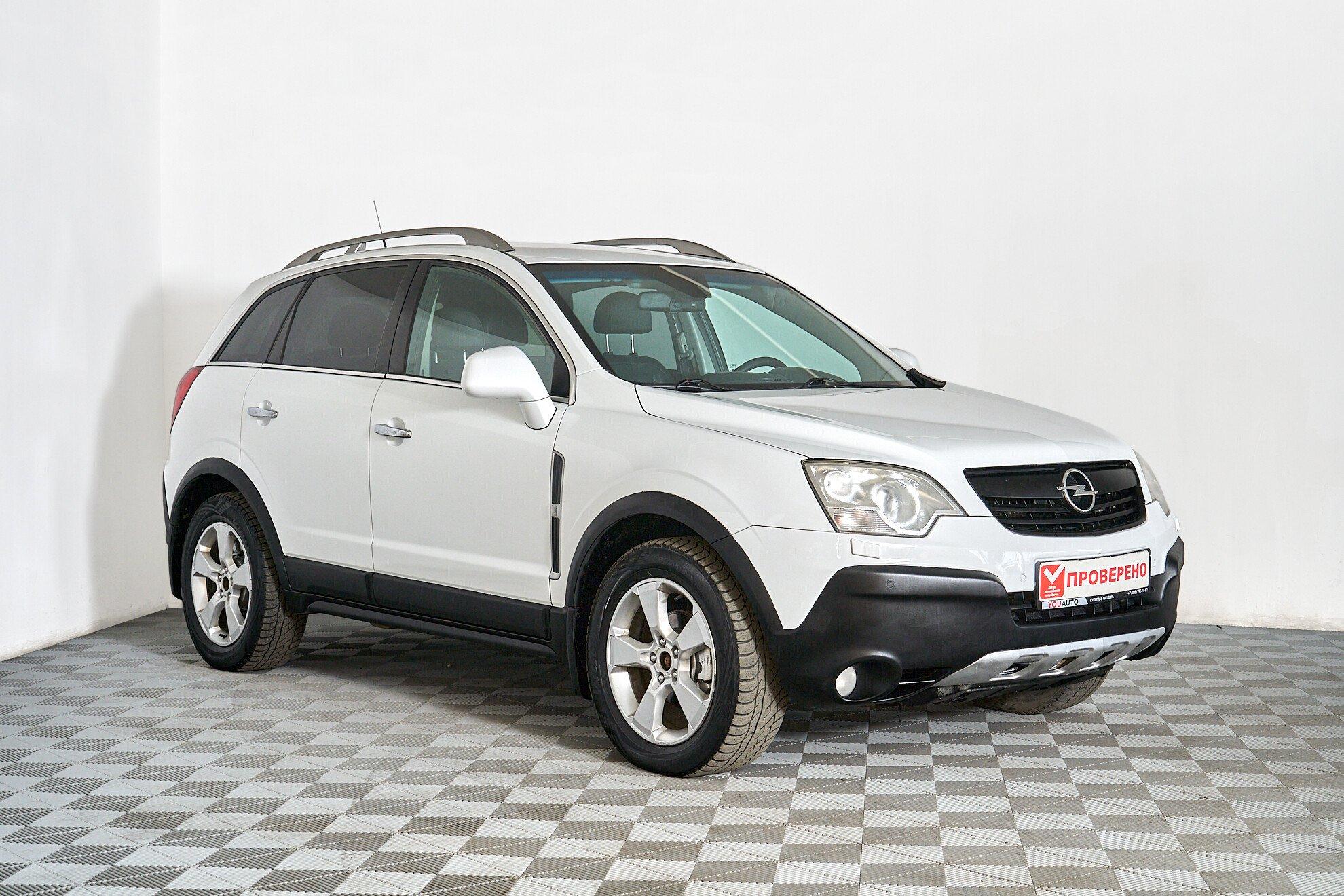 Opel Antara 2011, белый
