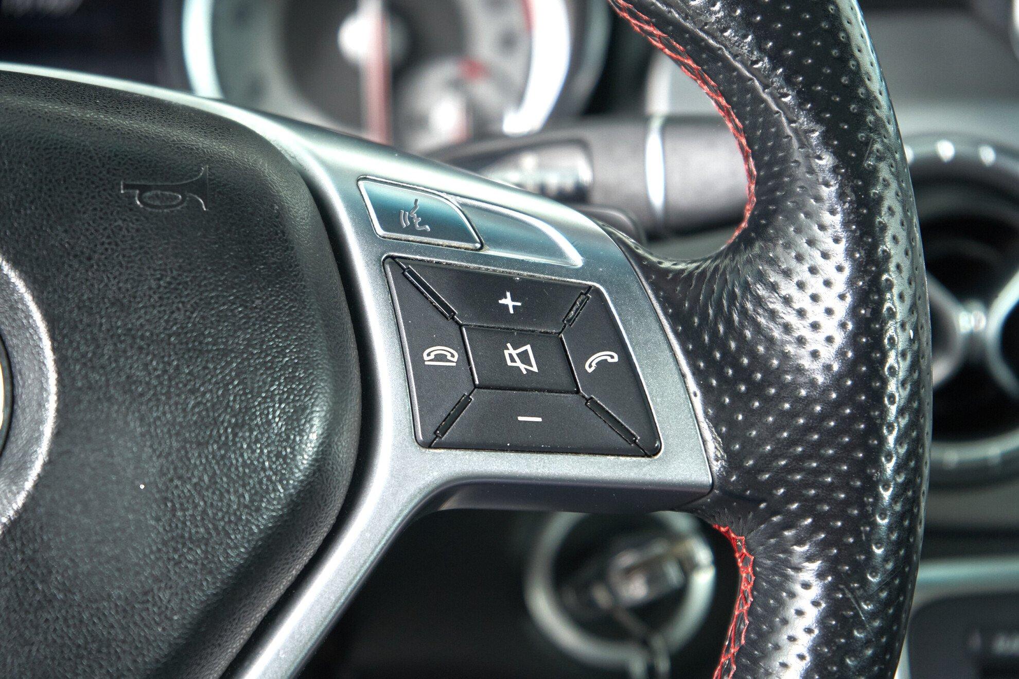 Mercedes-Benz CLA 2013, белый