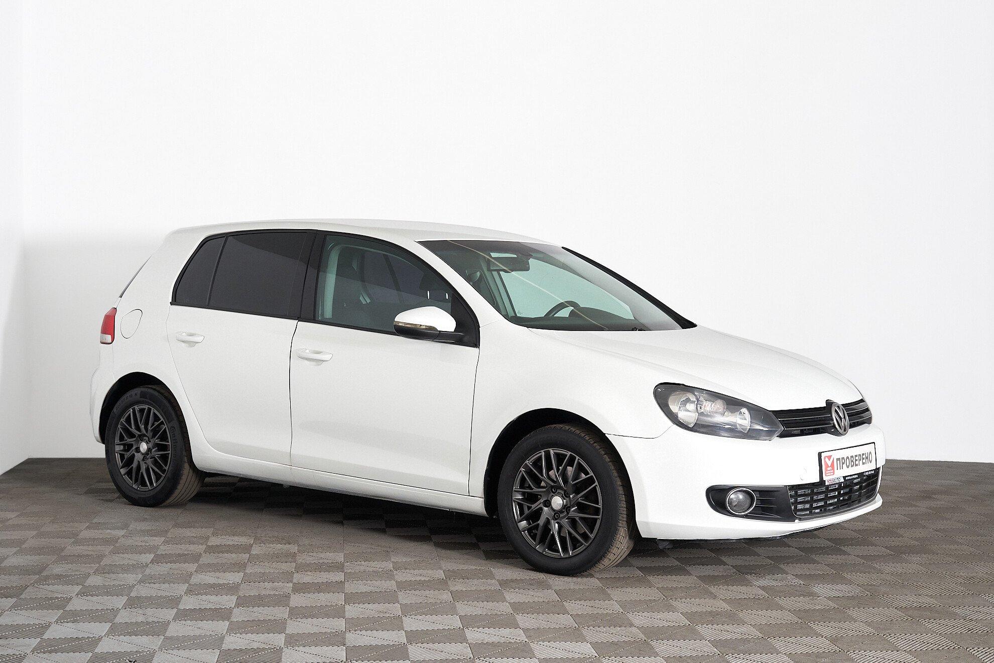Volkswagen Golf 2012, белый