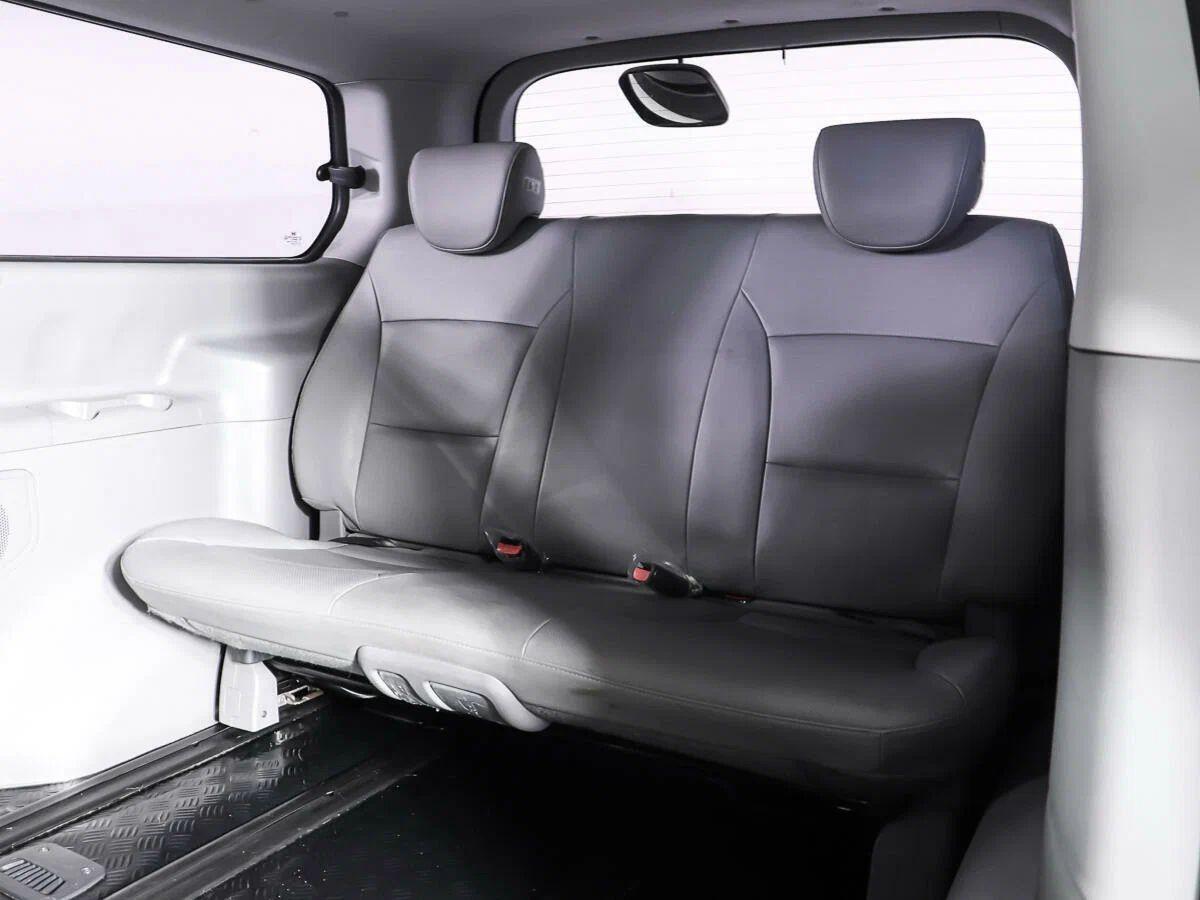 Hyundai Grand Starex 2018, синий