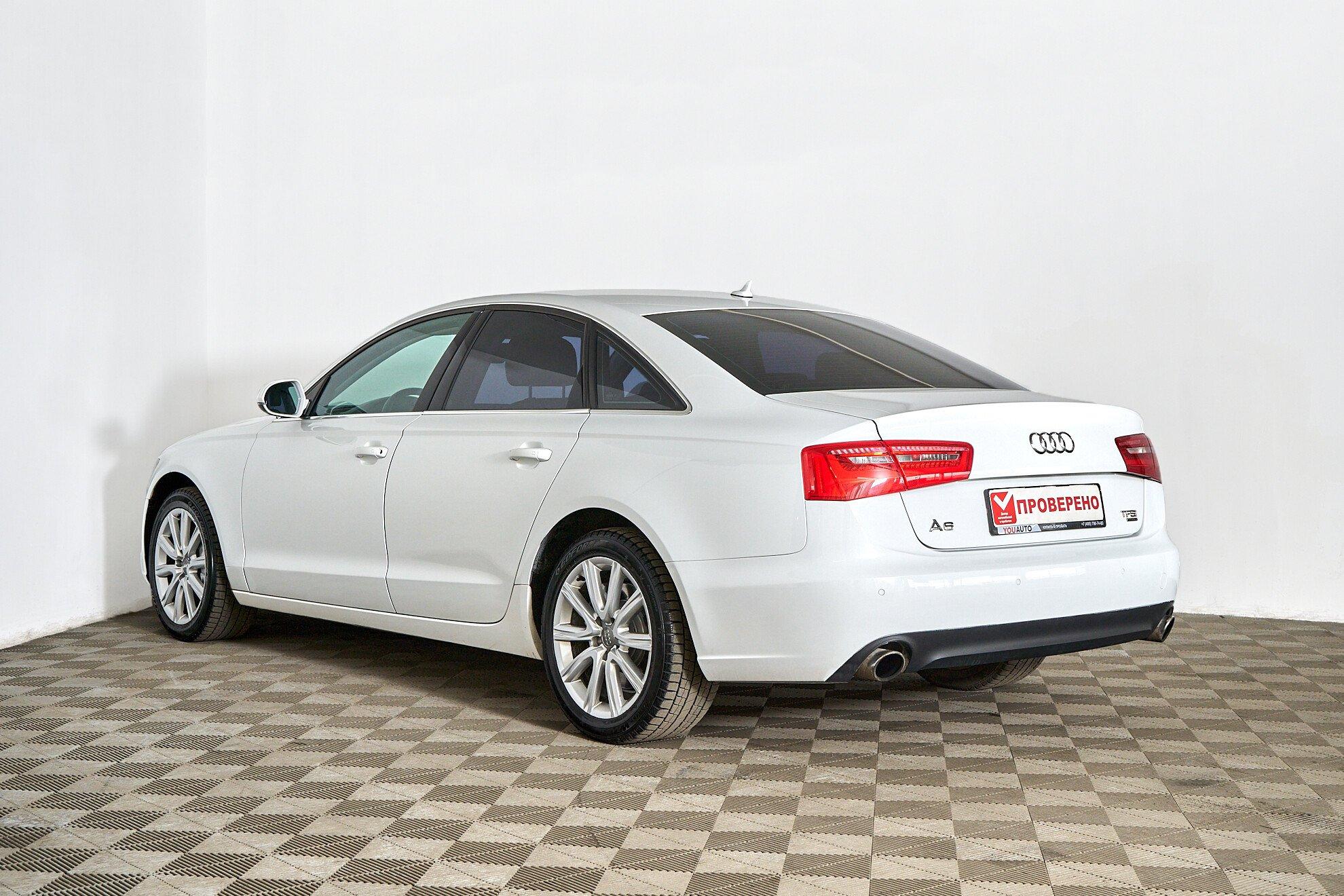 Audi A6 2011, белый